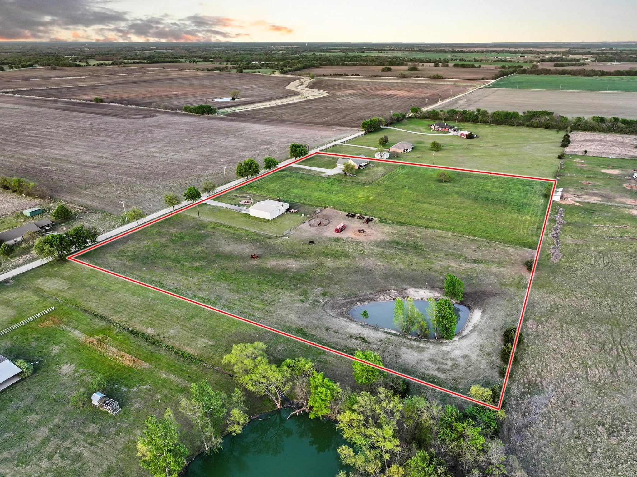 main property photo 28