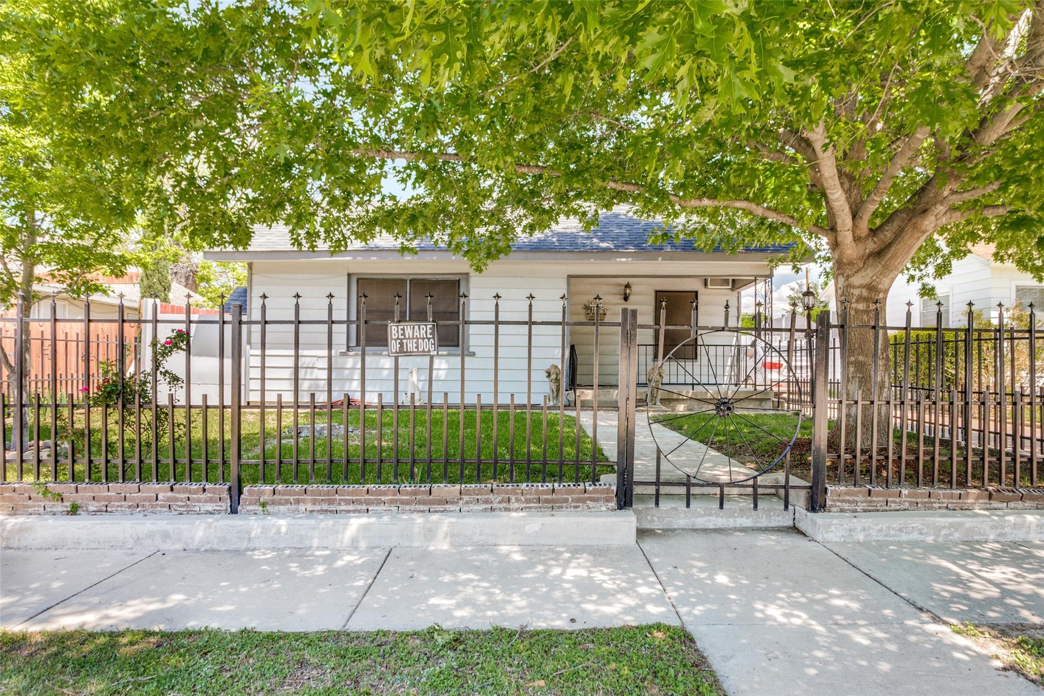 main property photo 12