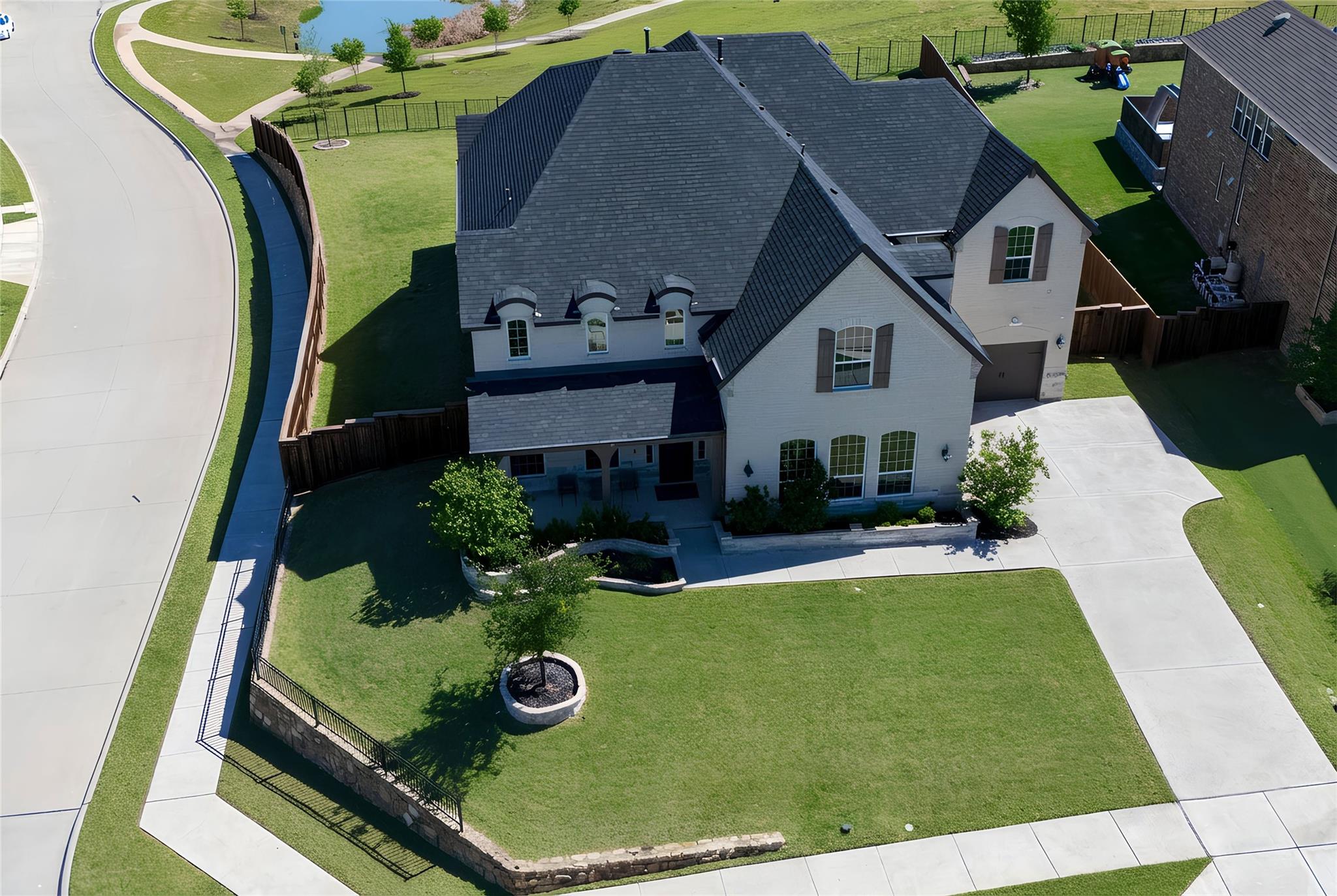 main property photo 33