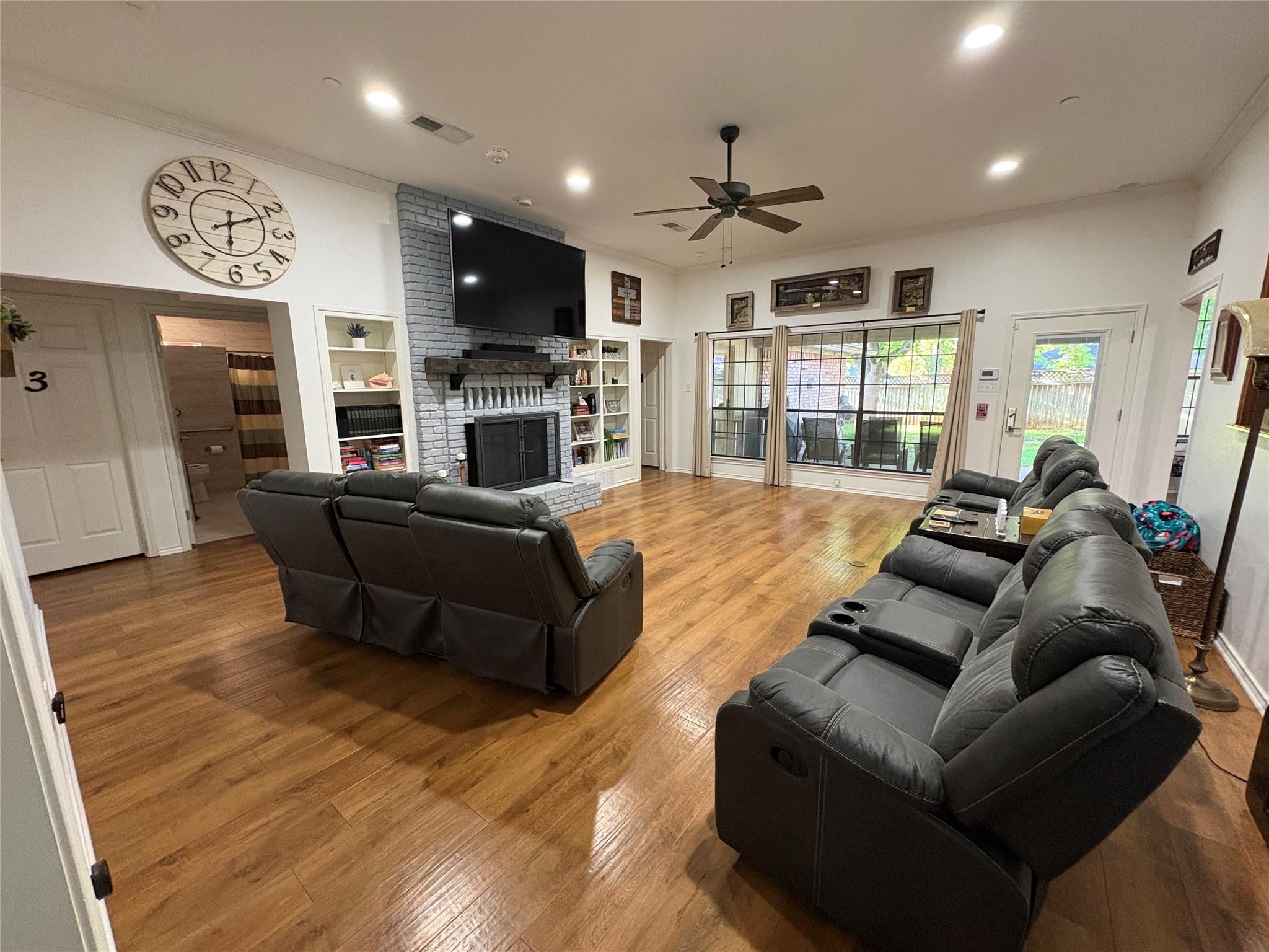 main property photo 7