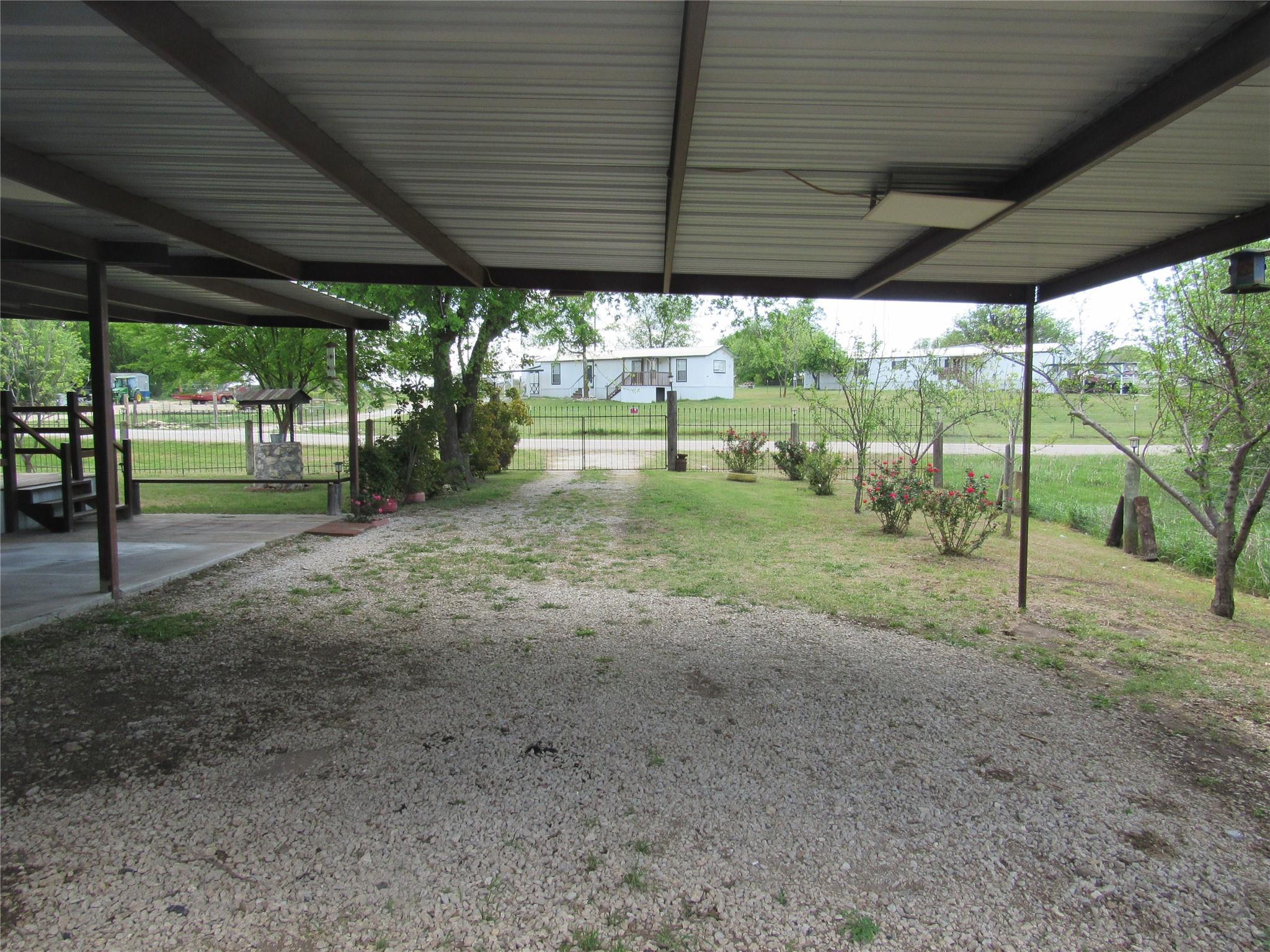 main property photo 13