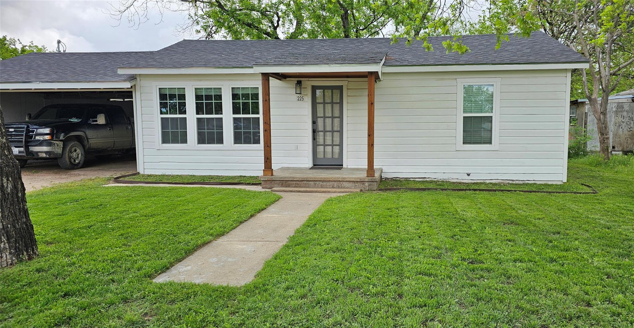 main property photo 4
