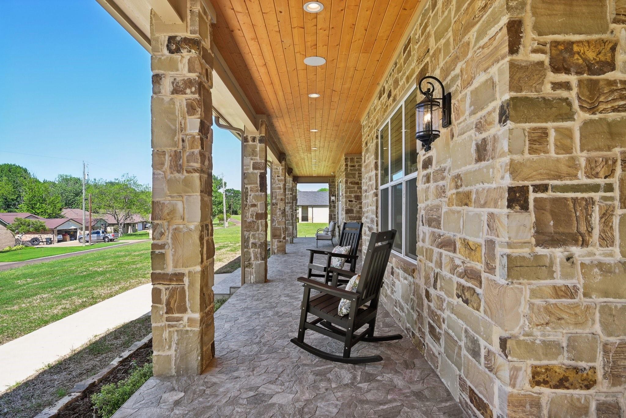 main property photo 29