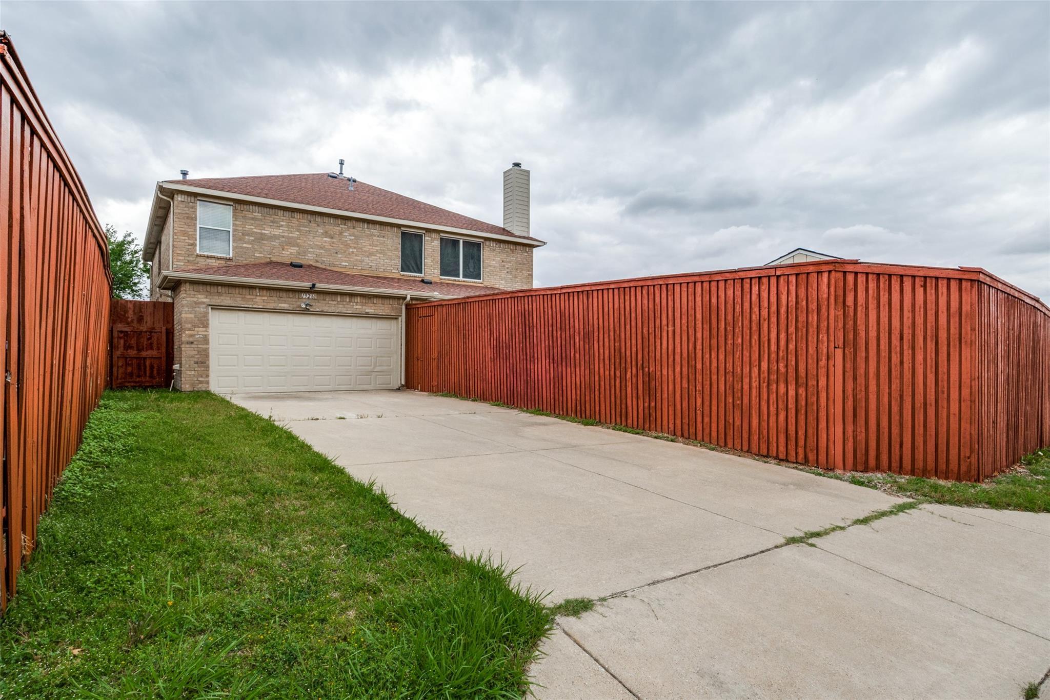 main property photo 24