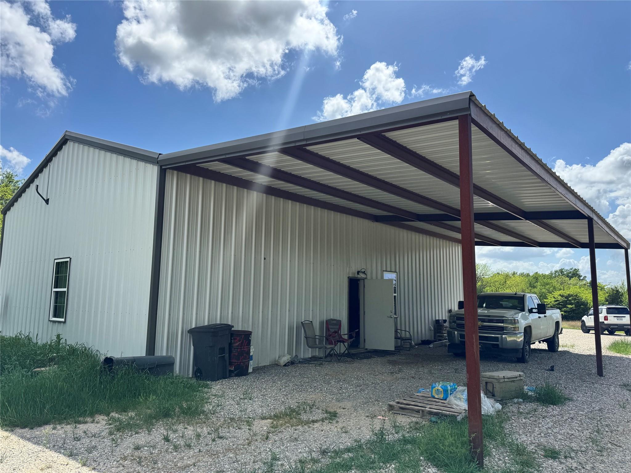 main property photo 9