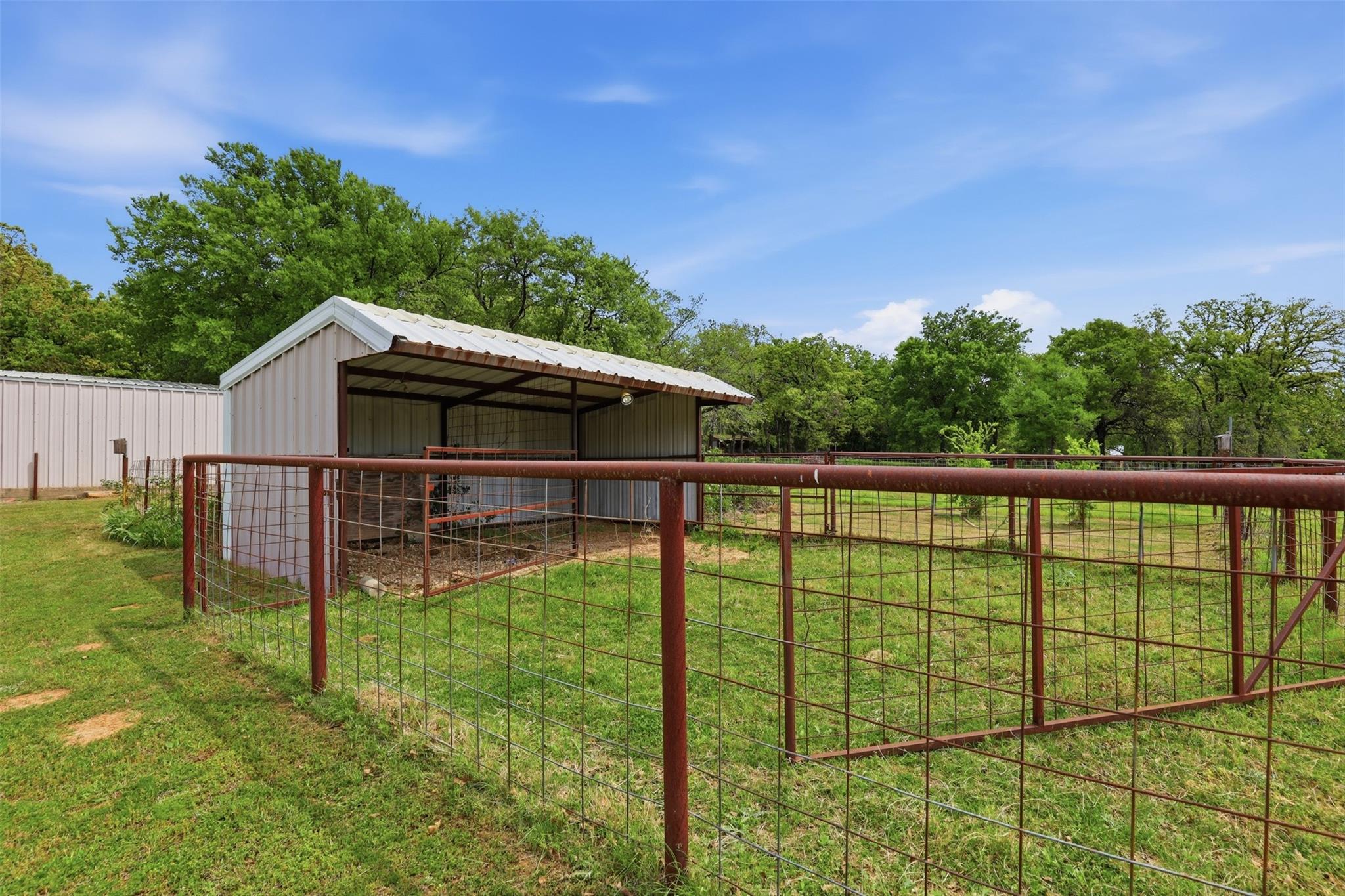 main property photo 30