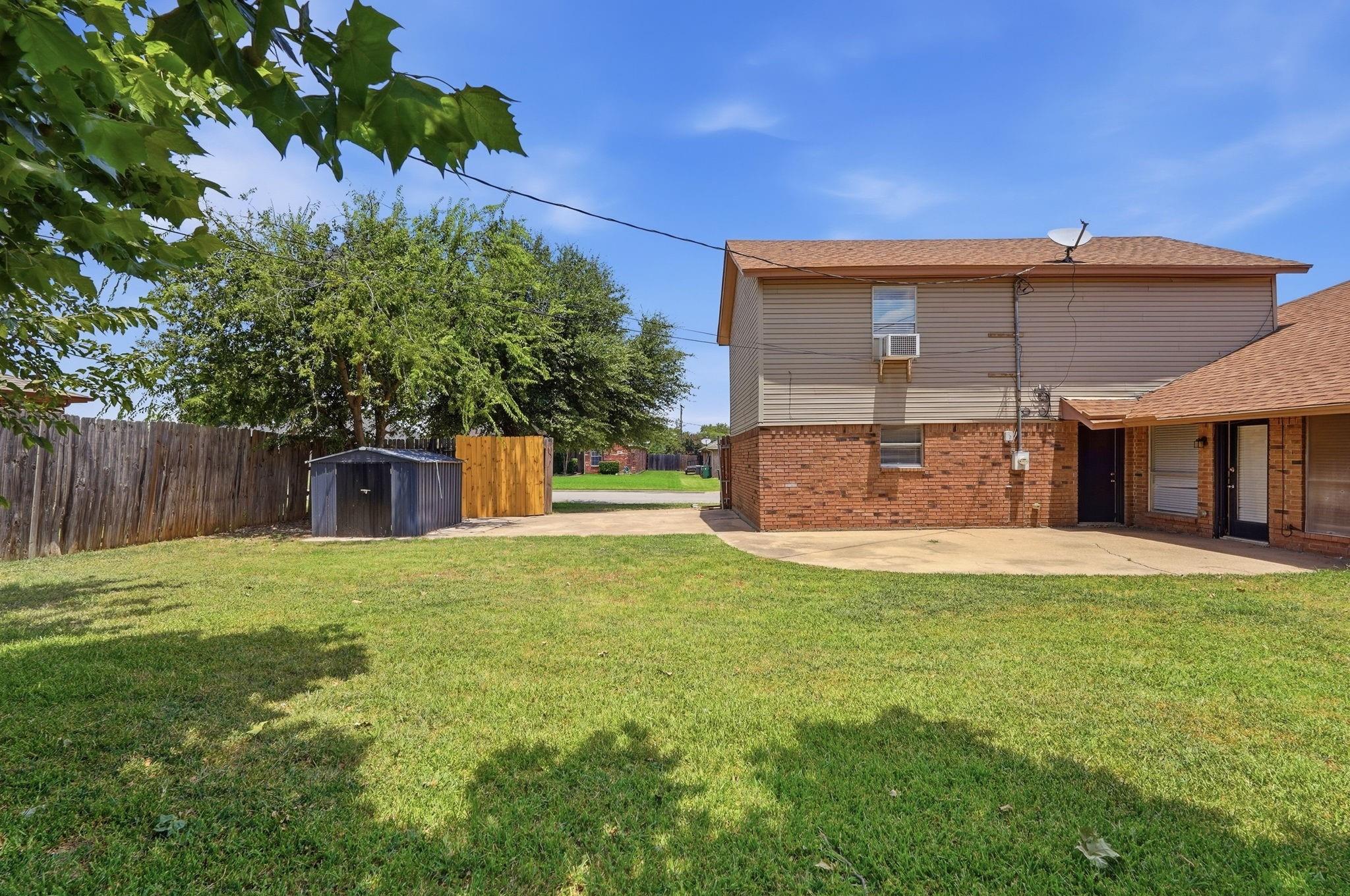 main property photo 30