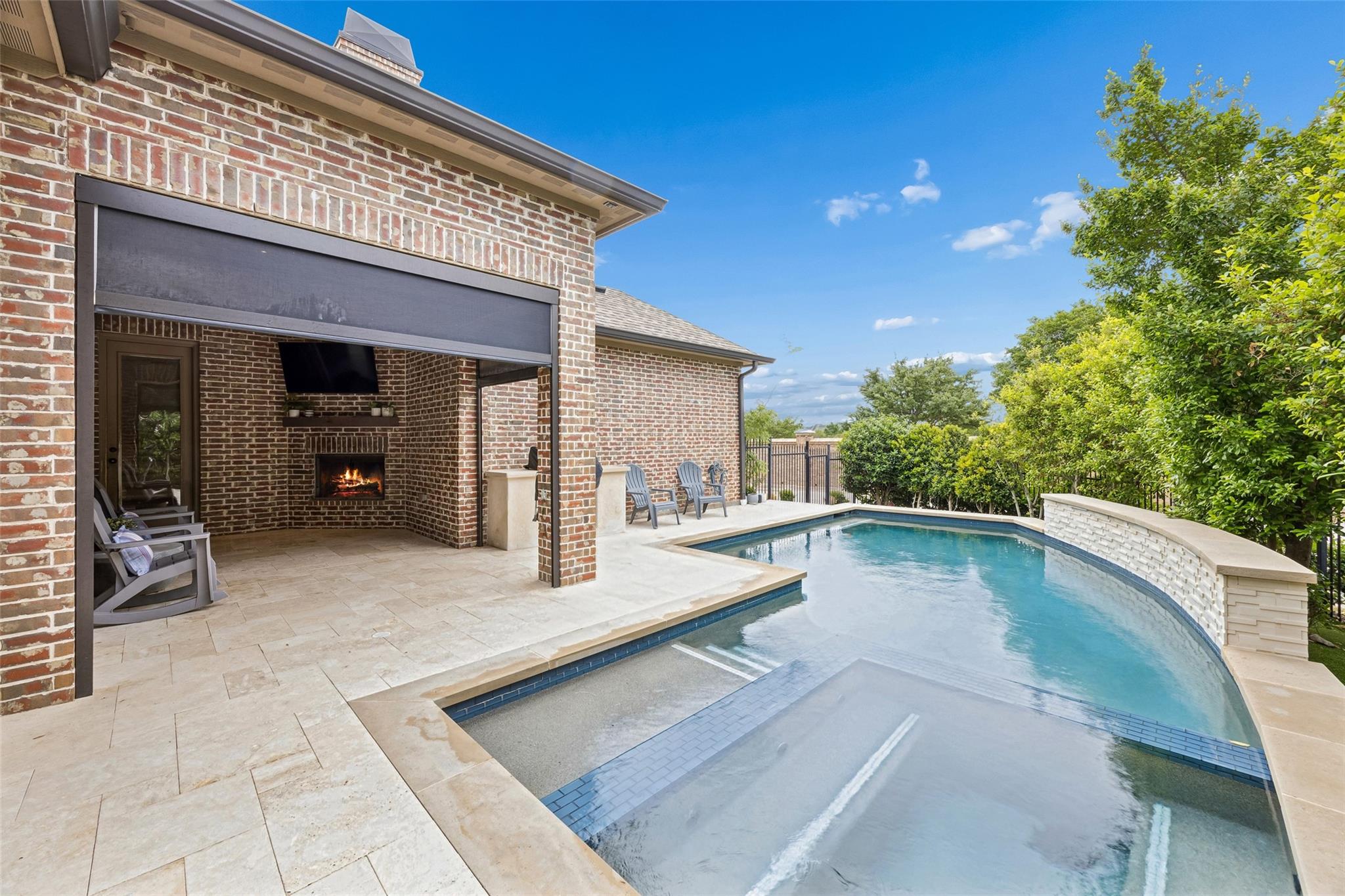 main property photo 29