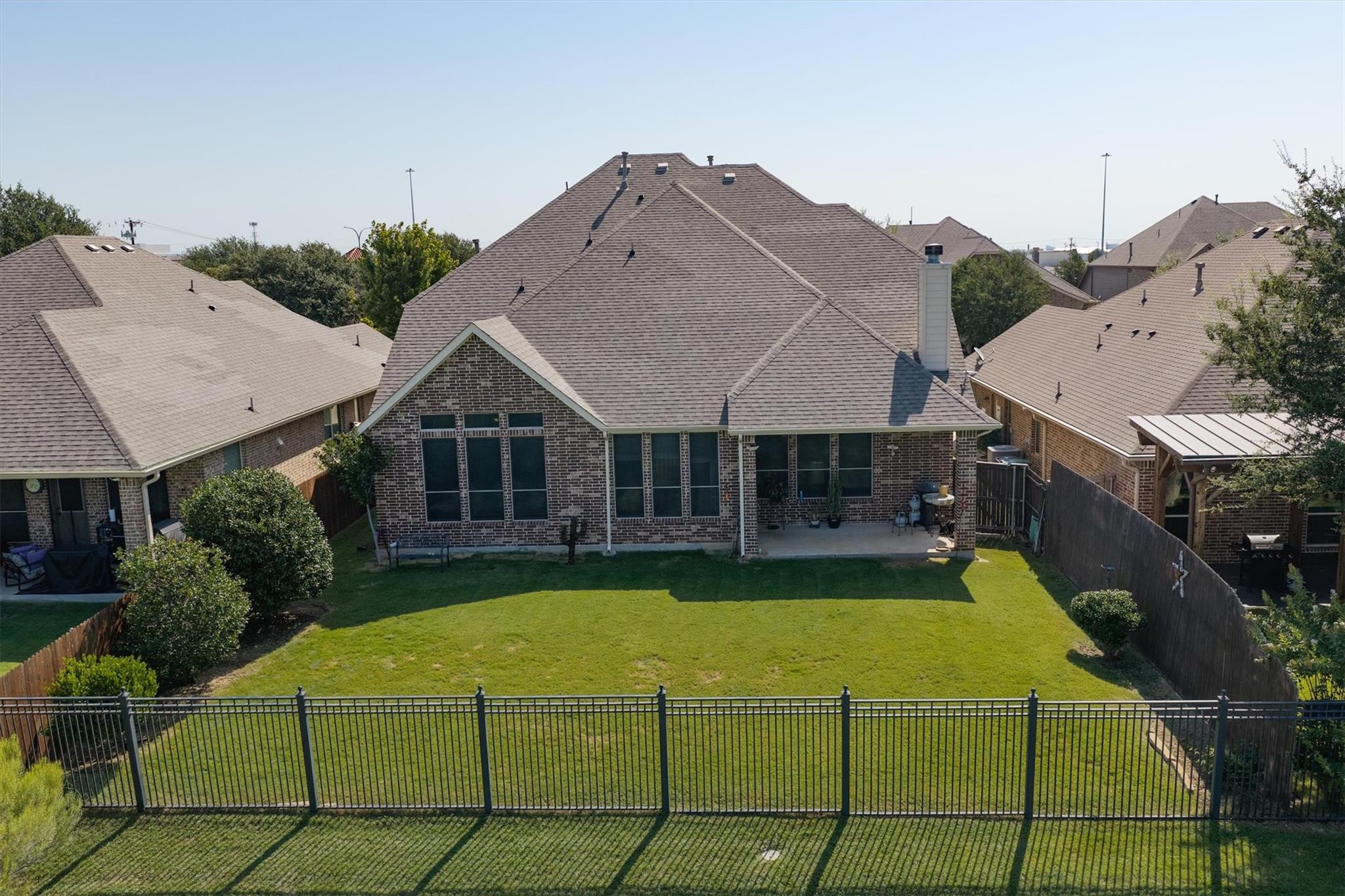 main property photo 25