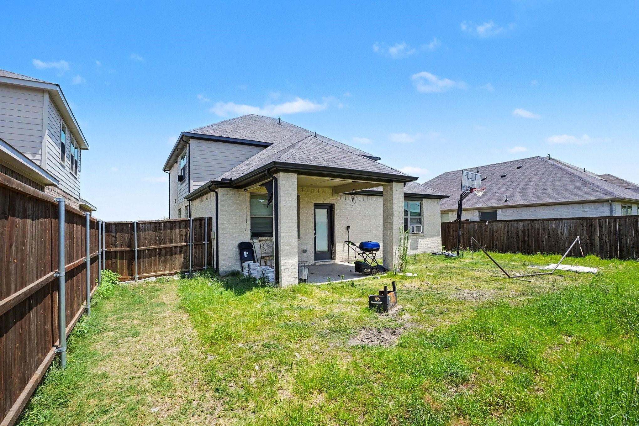 main property photo 11