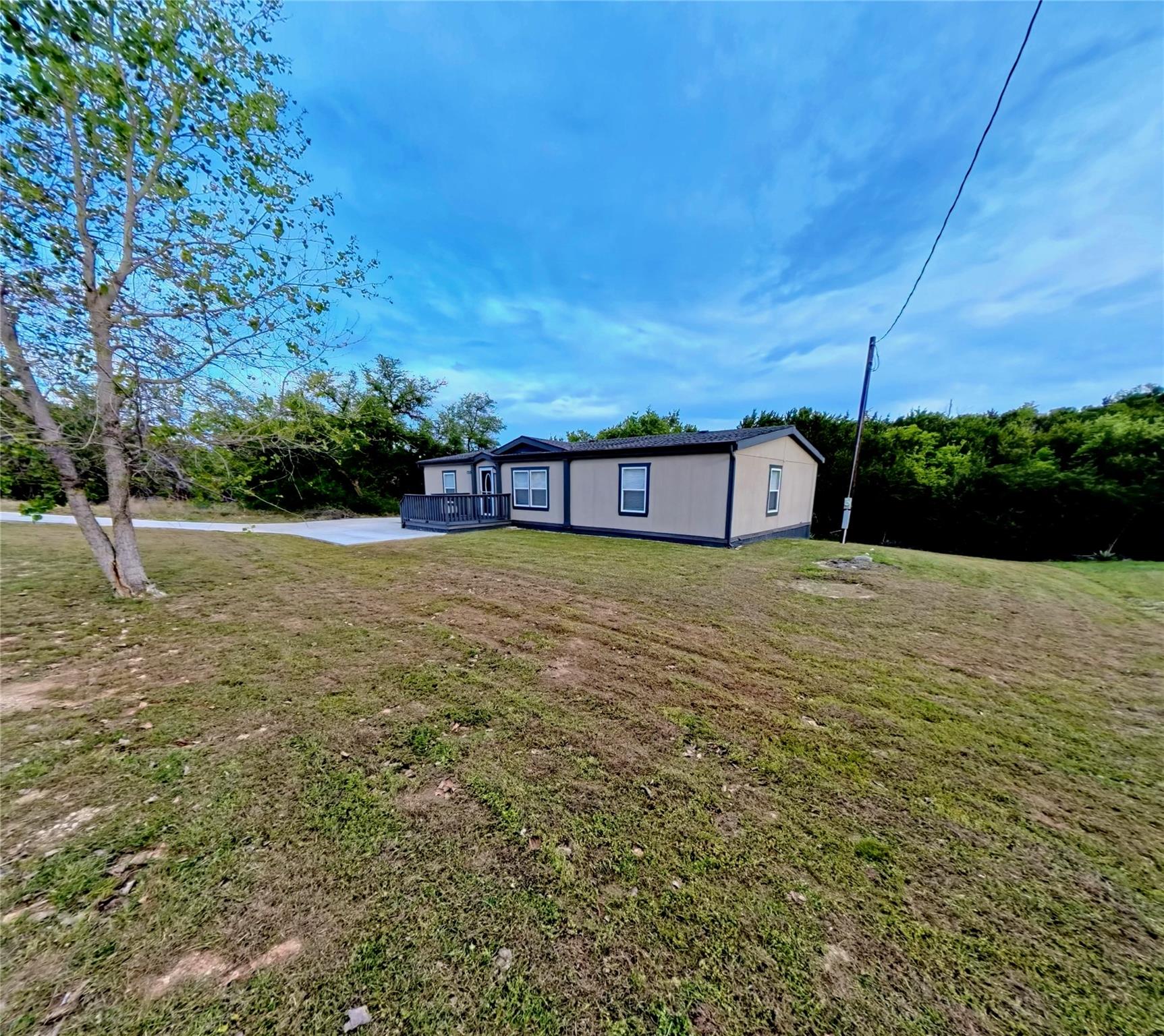 main property photo 16
