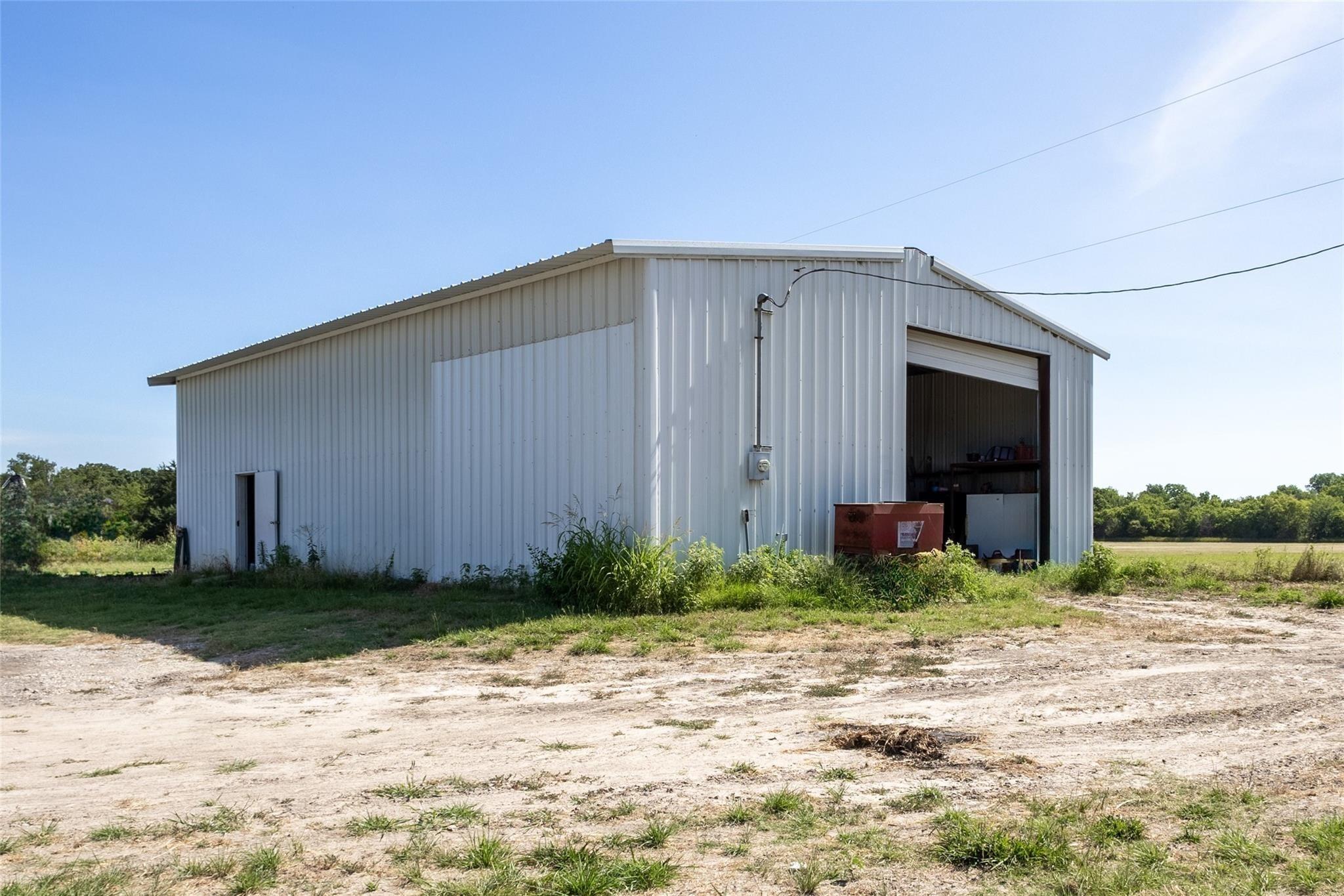 main property photo 16