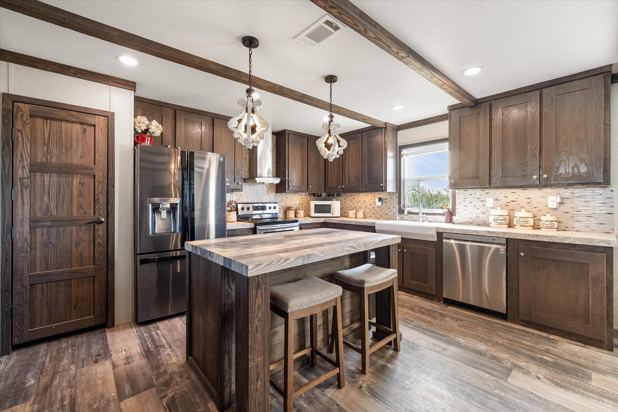 main property photo 11