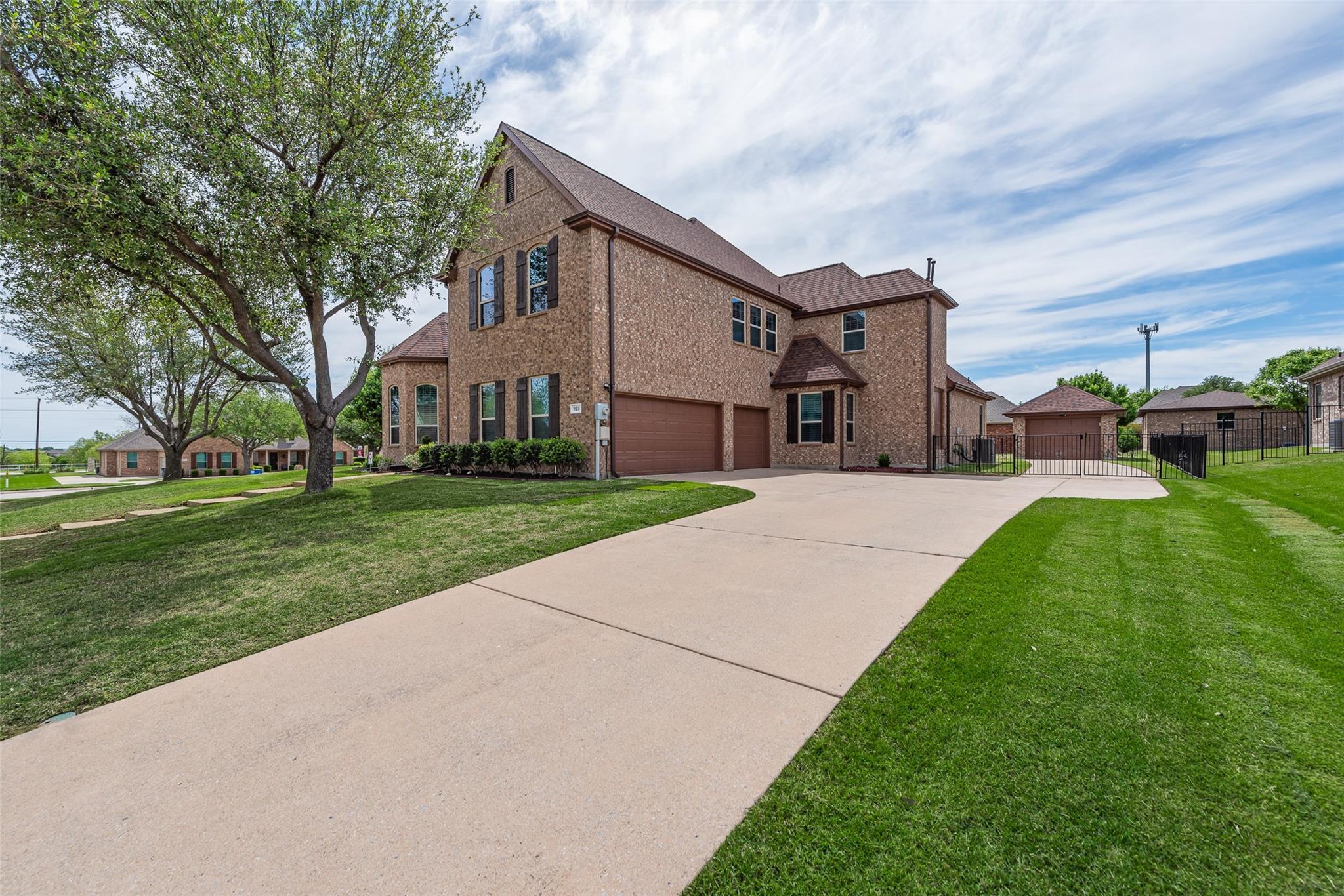 main property photo 4
