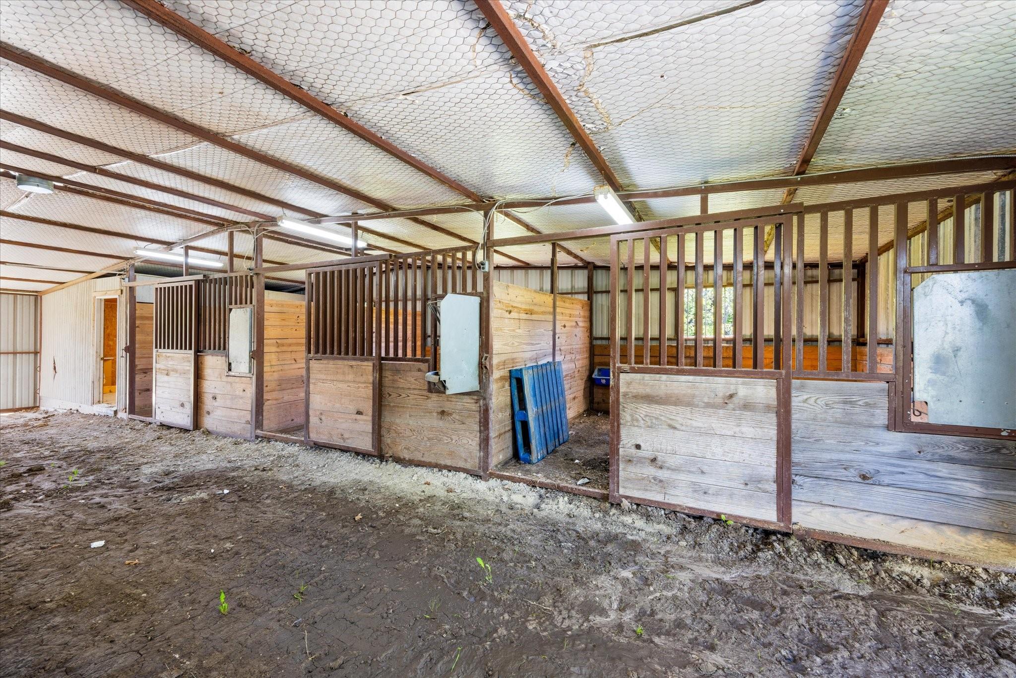 main property photo 28