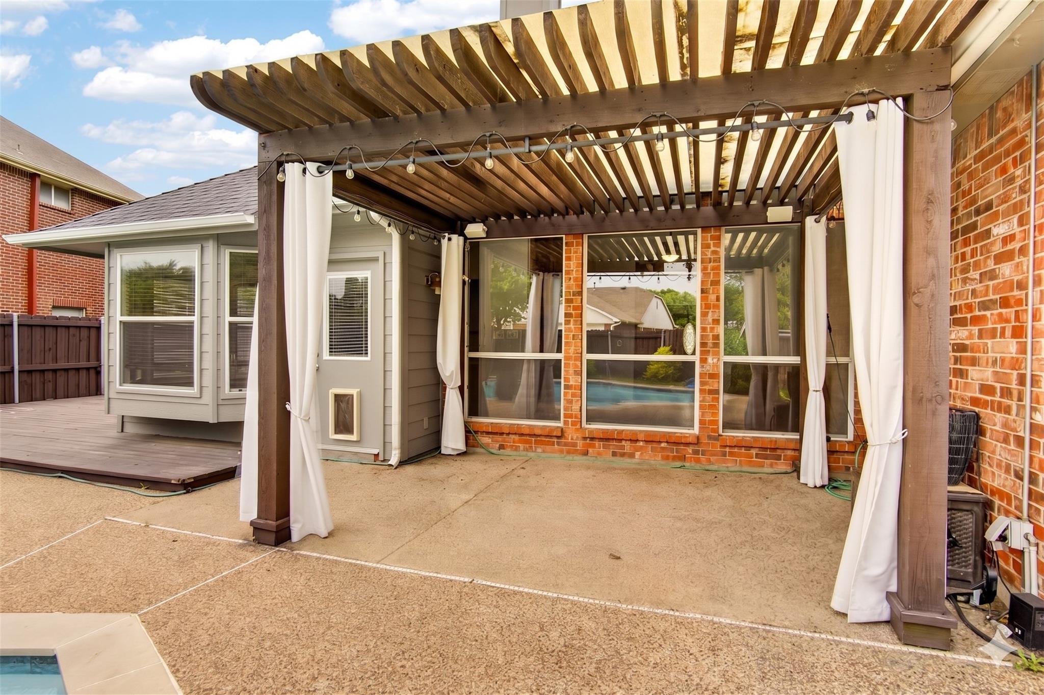 main property photo 23