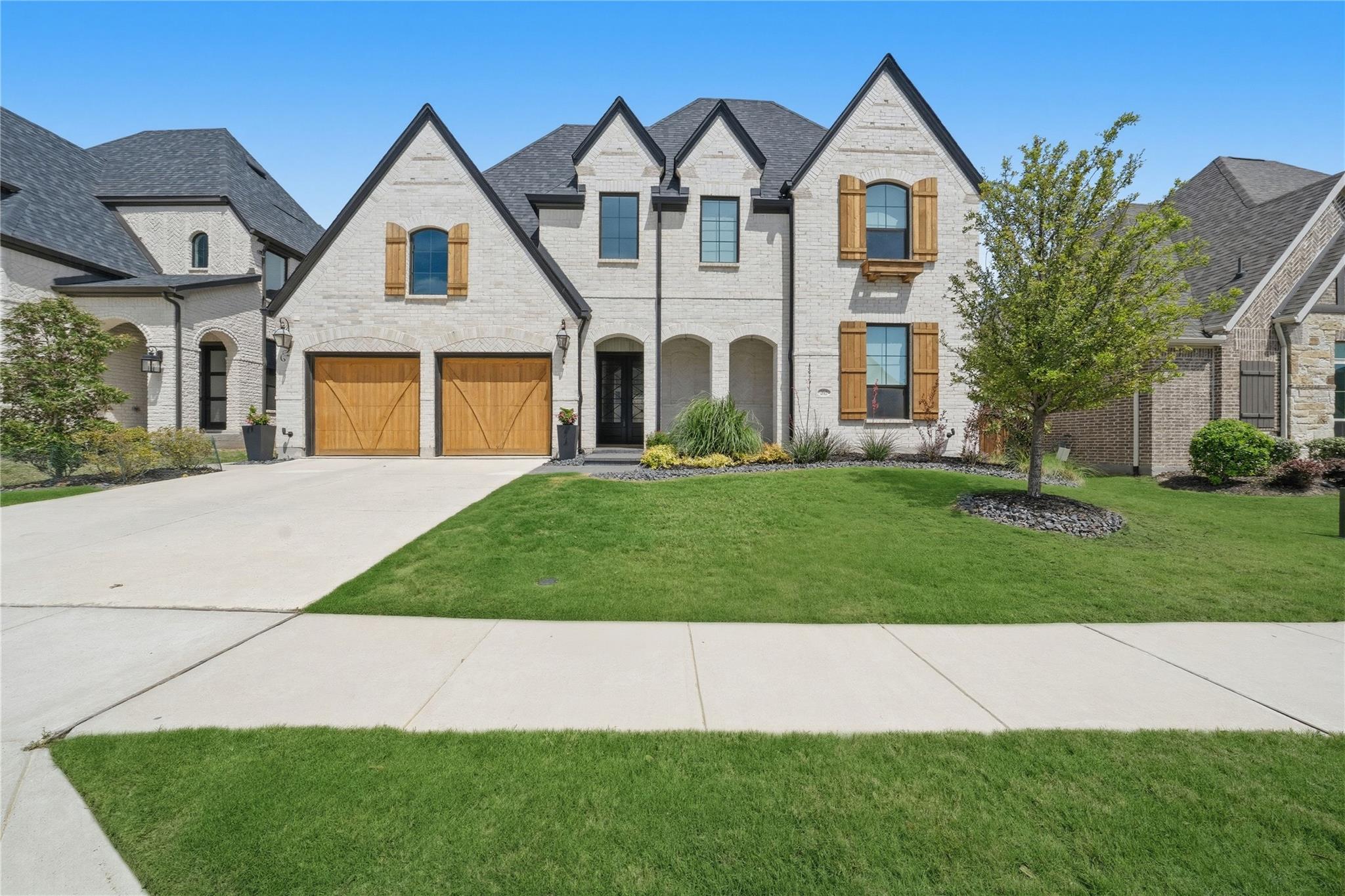 main property photo 23