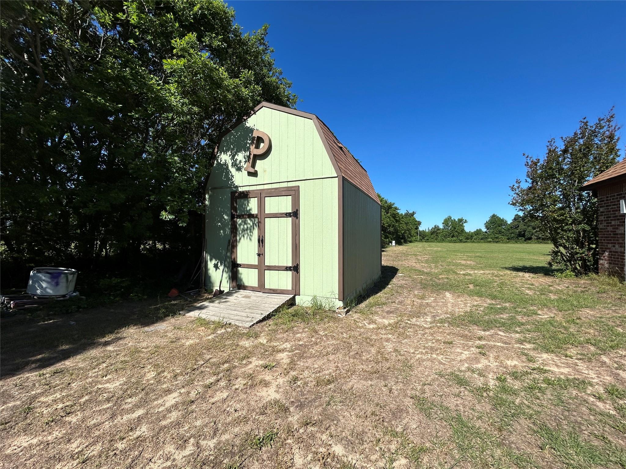 main property photo 29