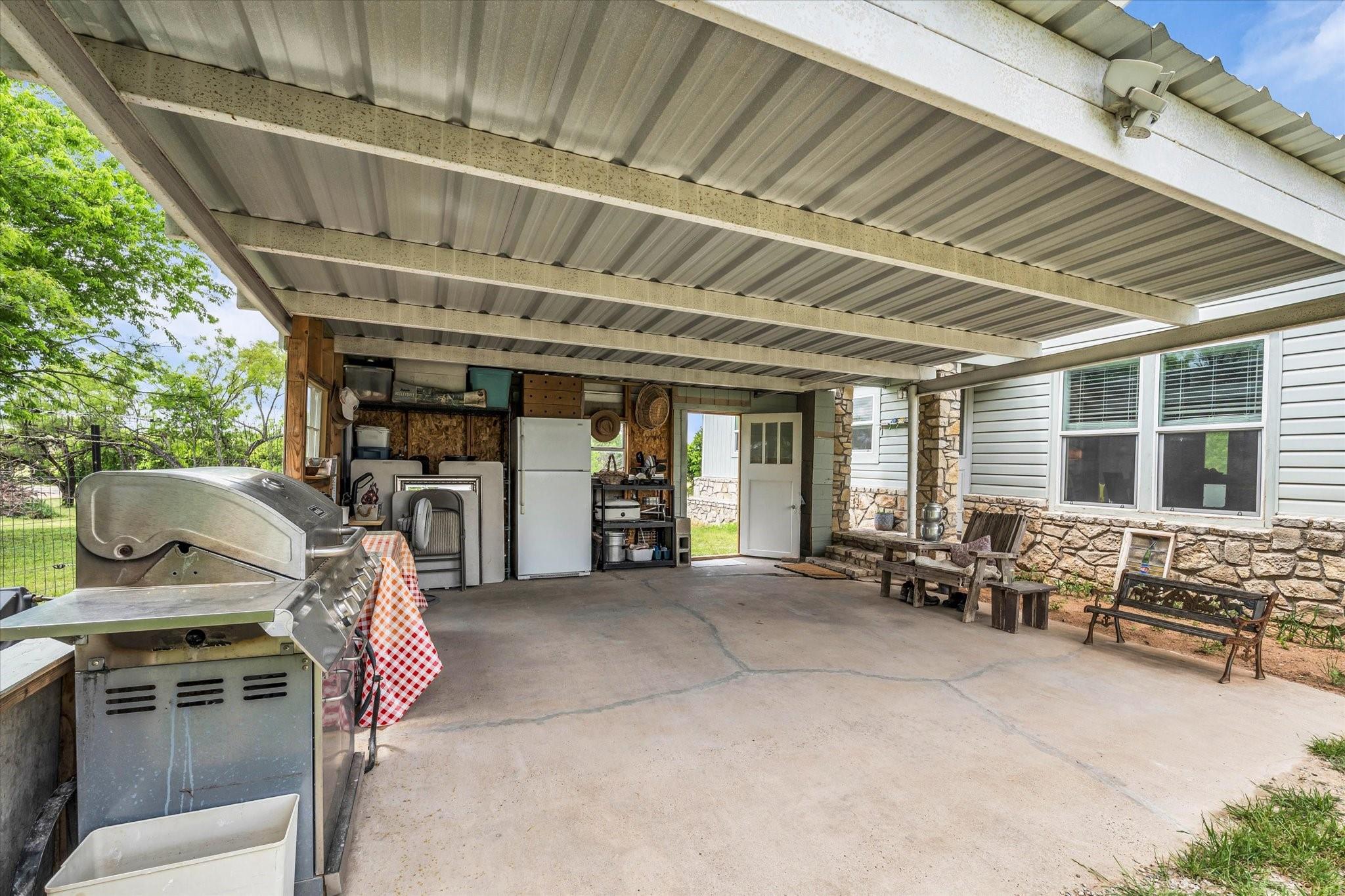 main property photo 18