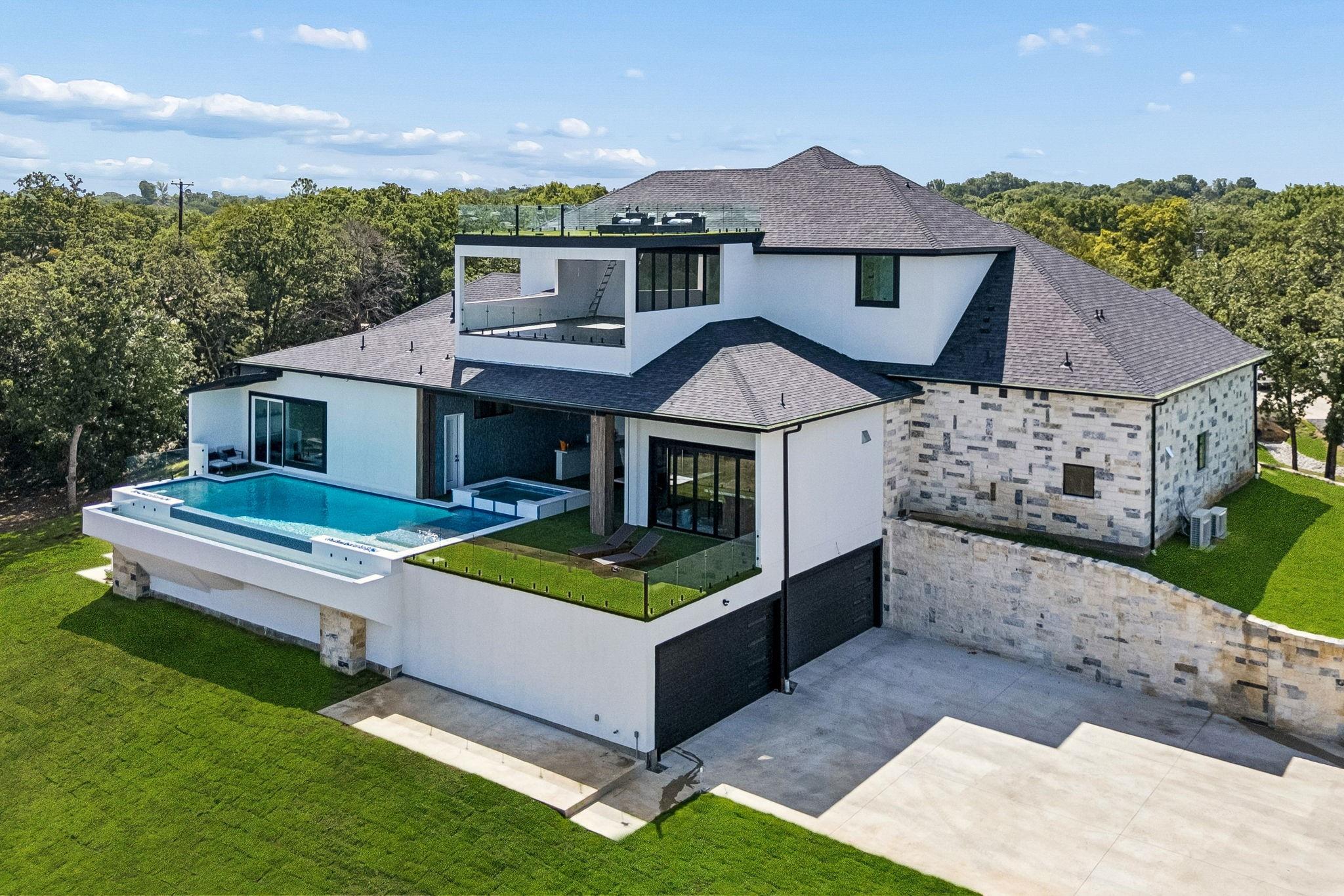 main property photo 26