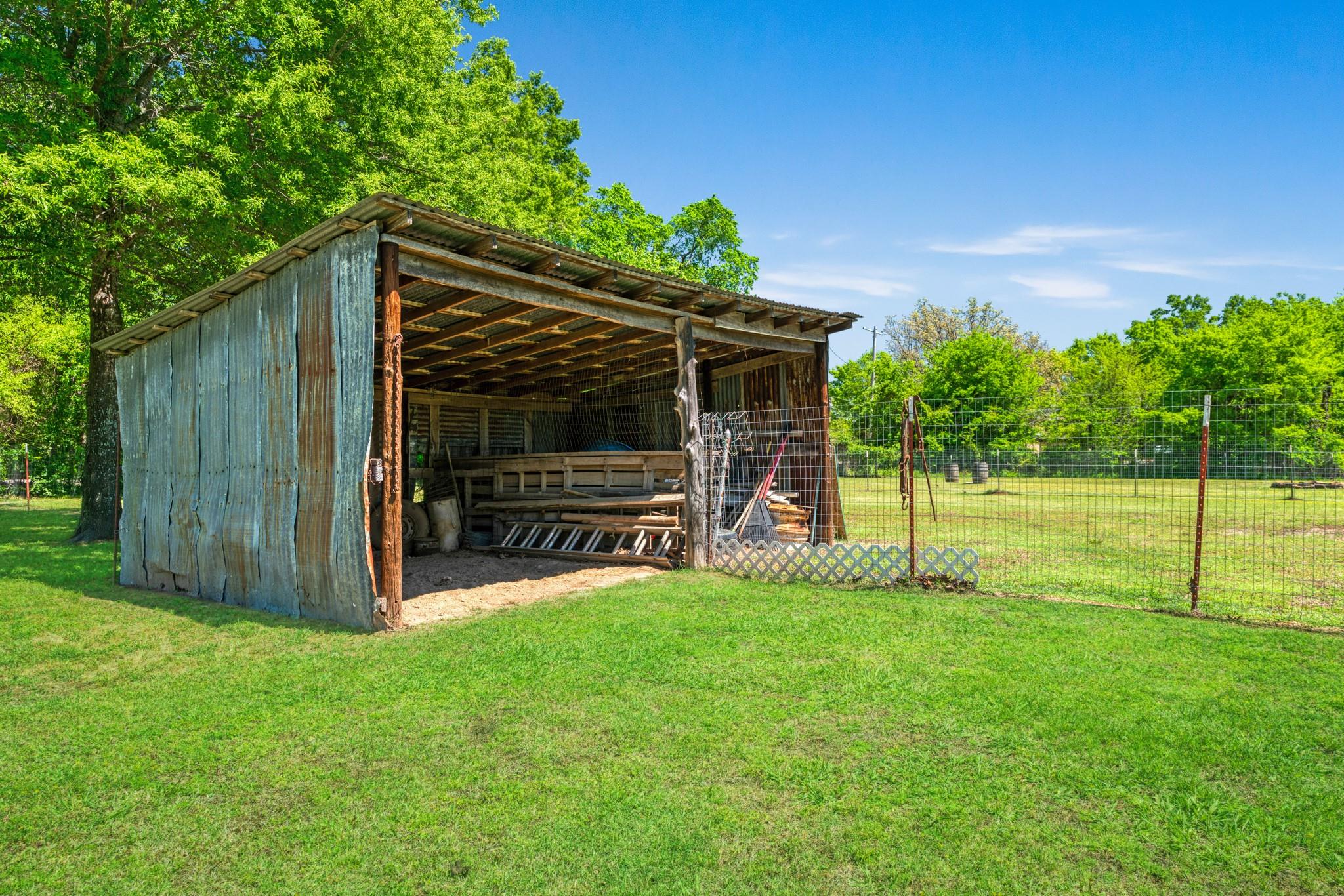 main property photo 18