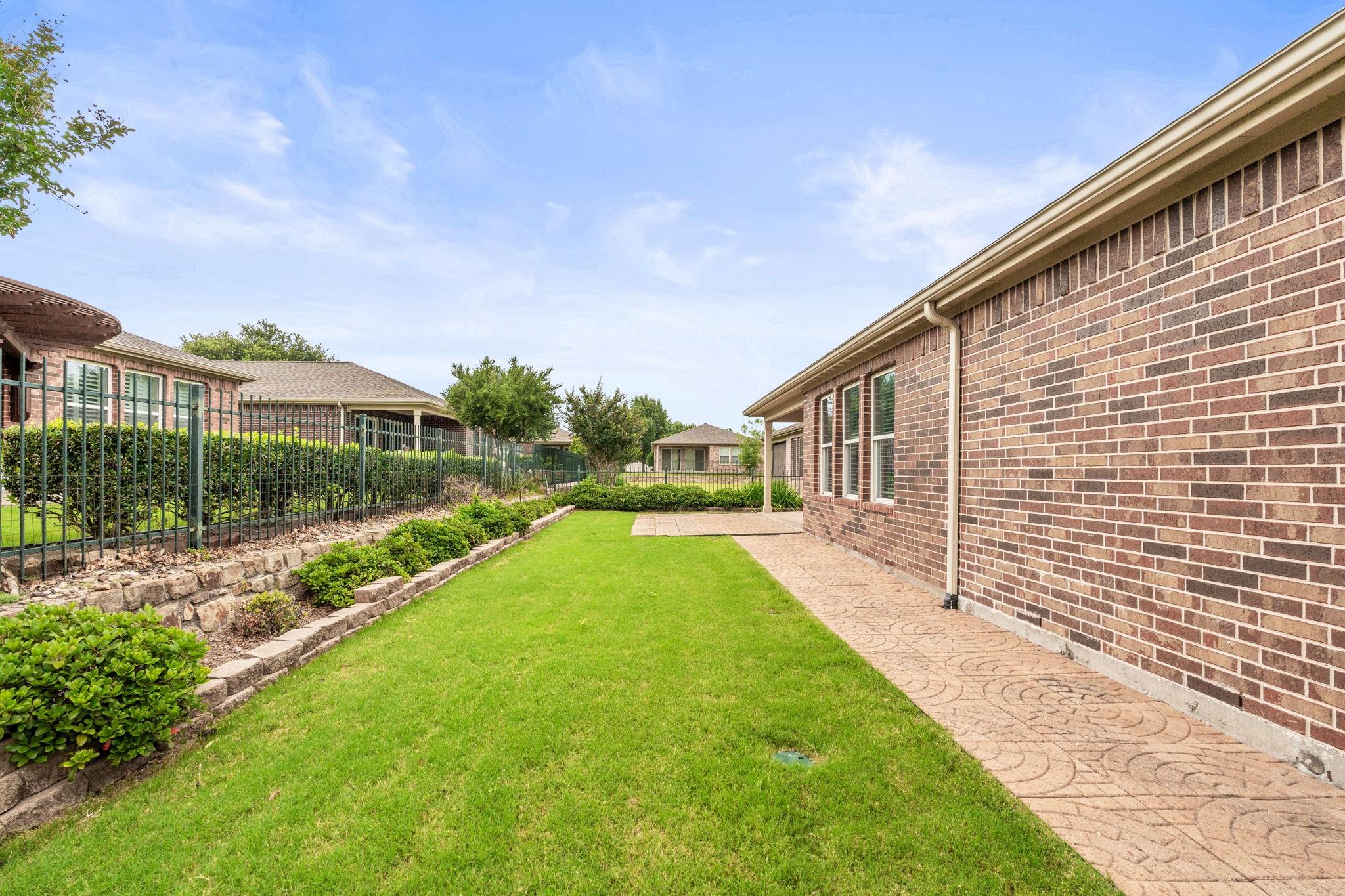 main property photo 24