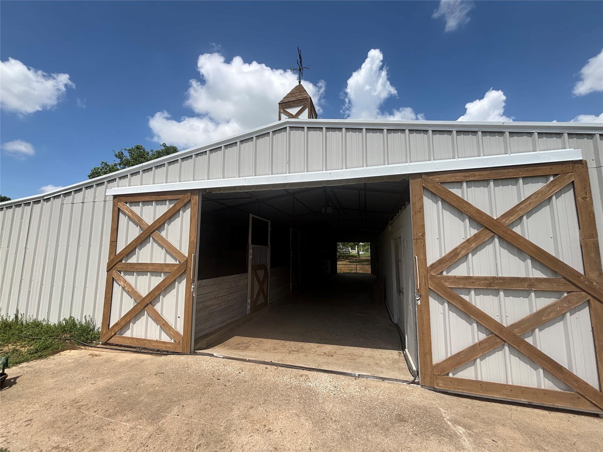 main property photo 33