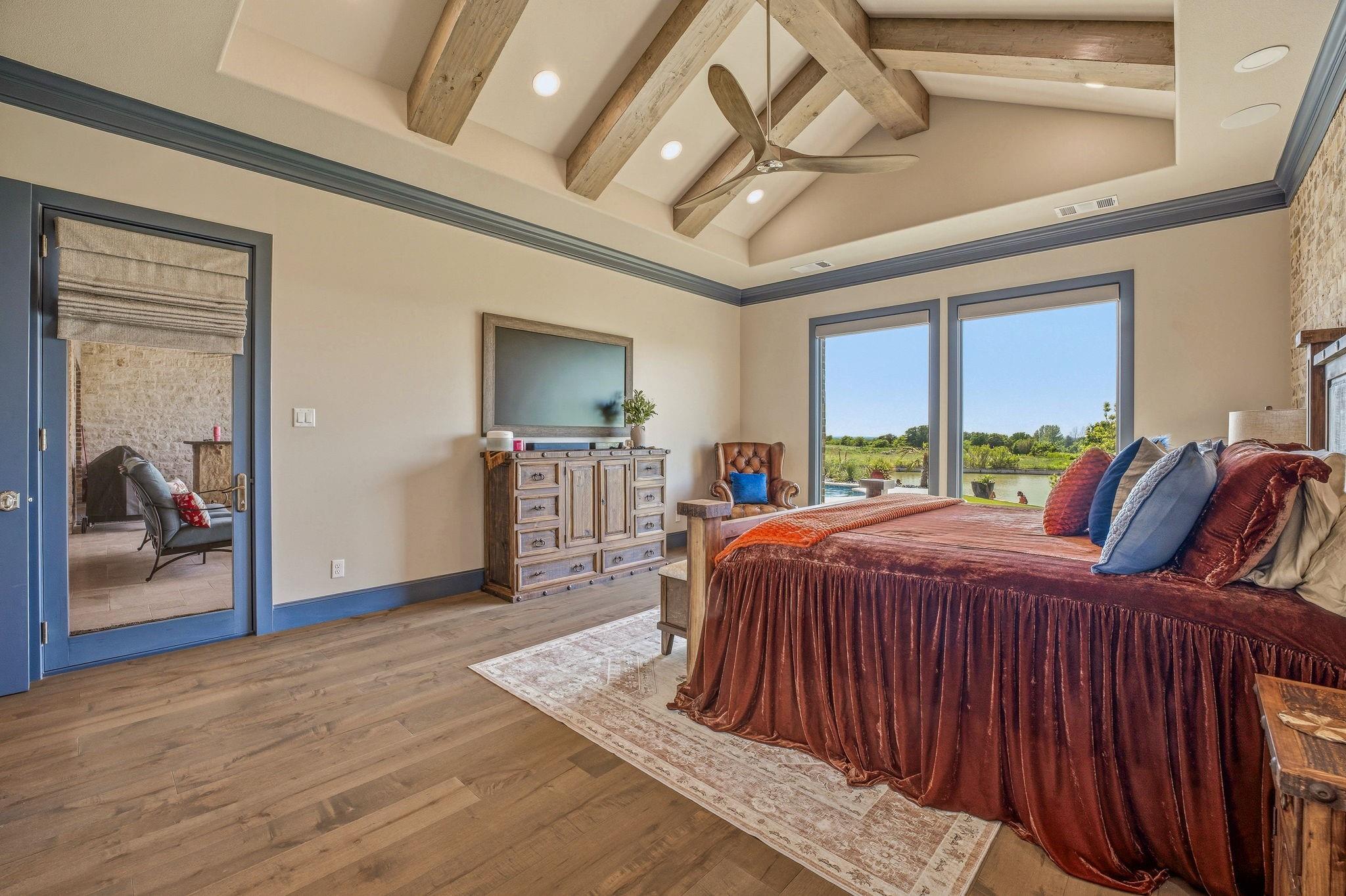 main property photo 16