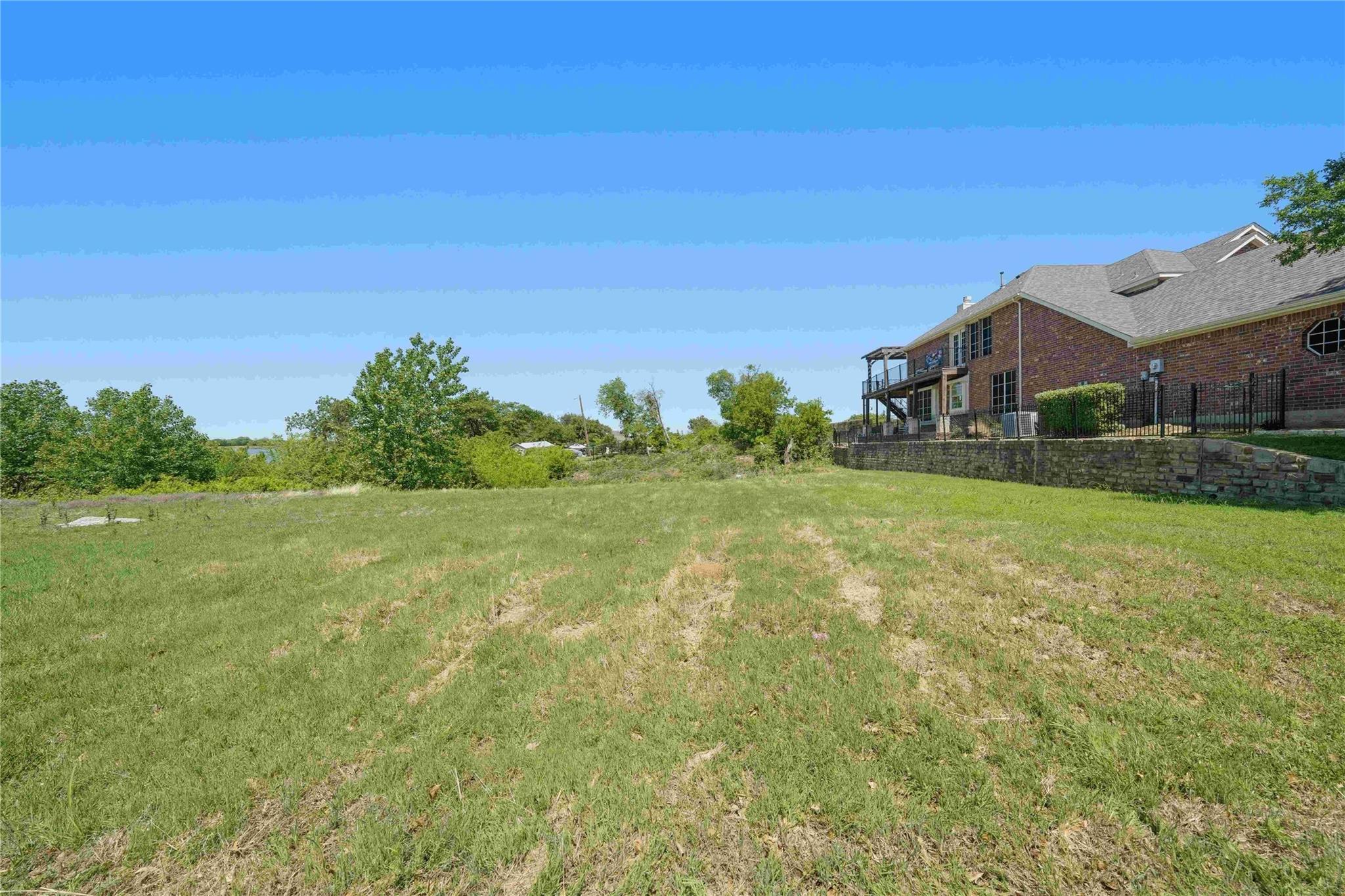 main property photo 7
