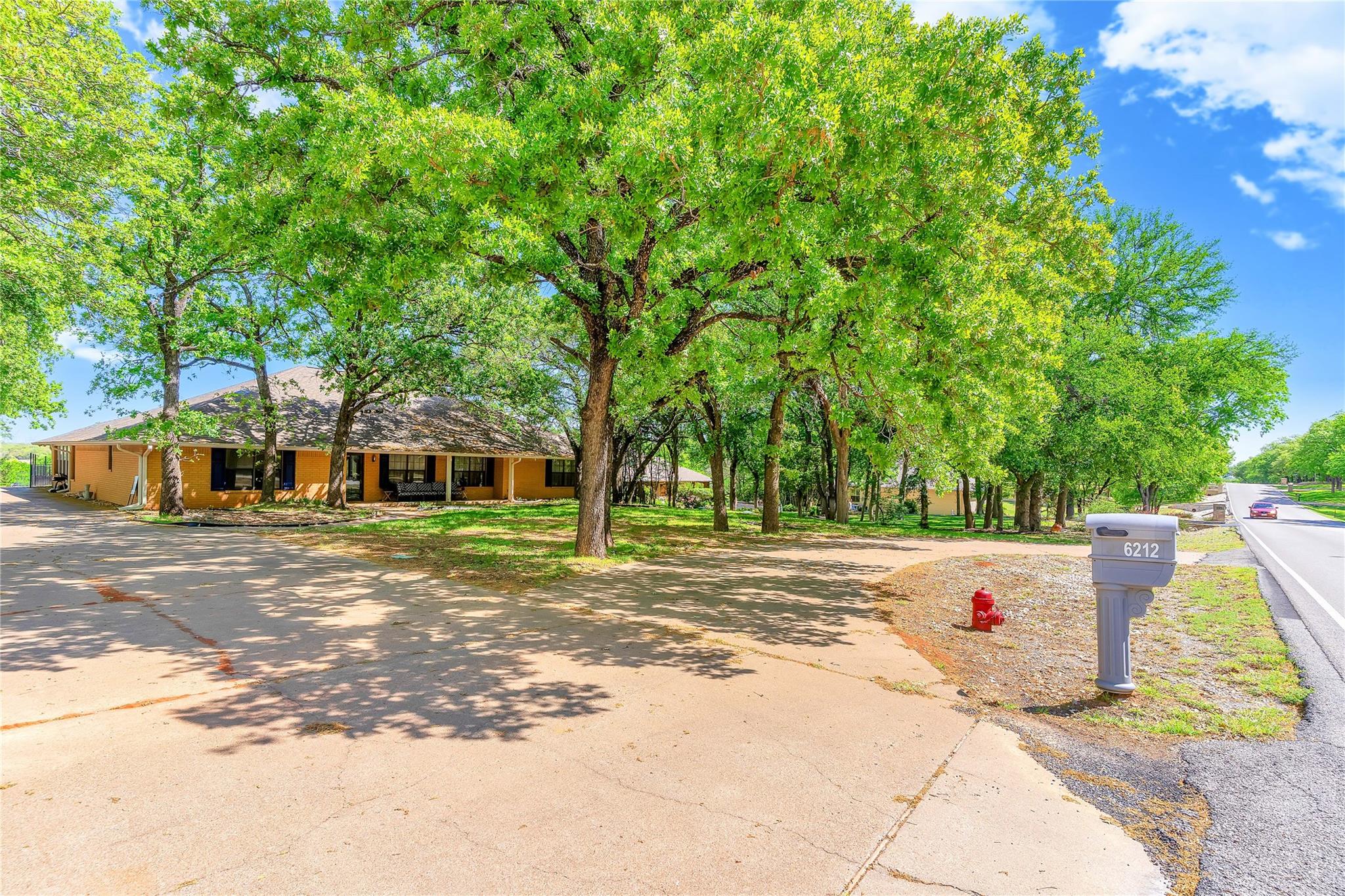 main property photo 6