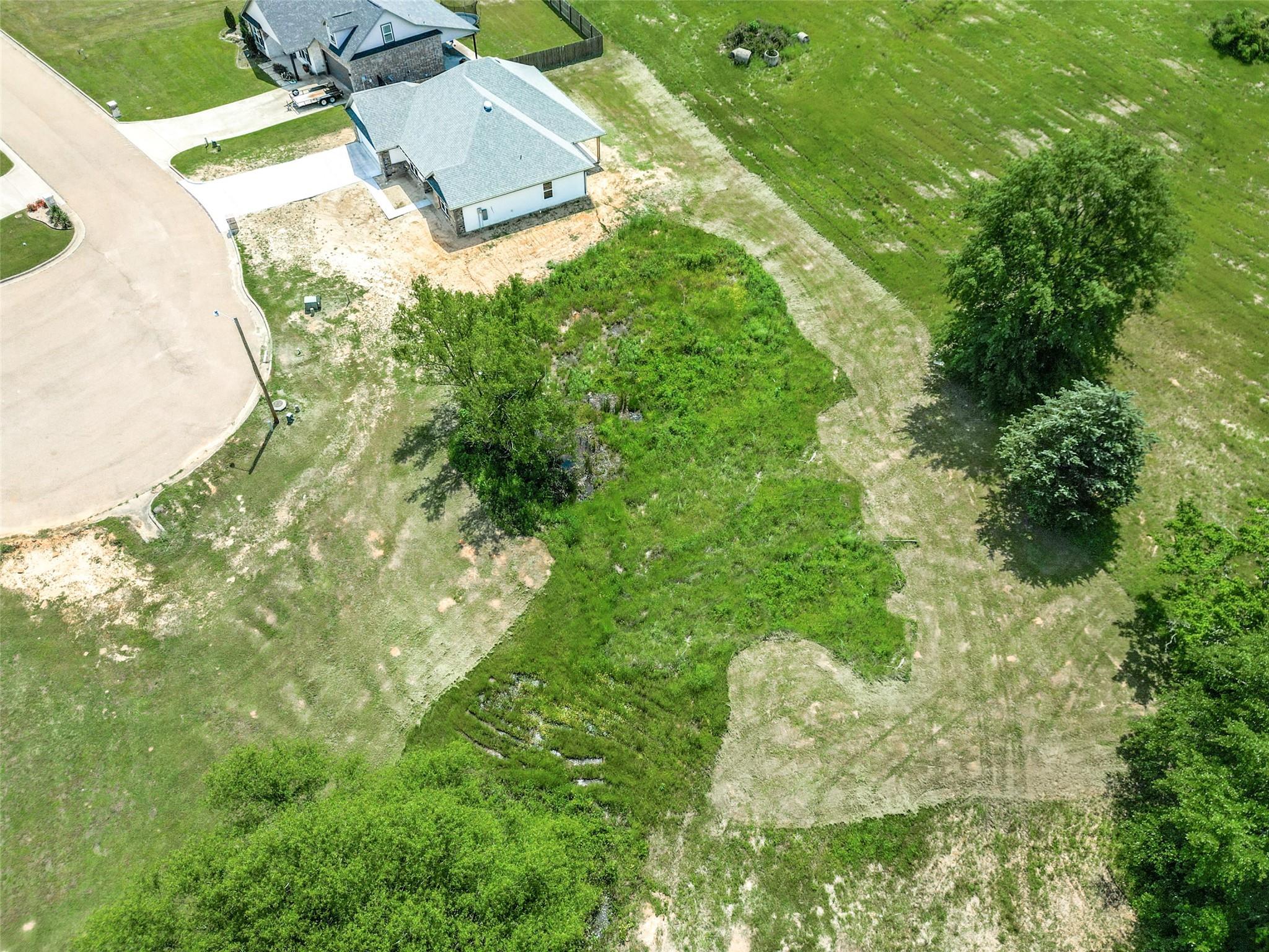 main property photo 27