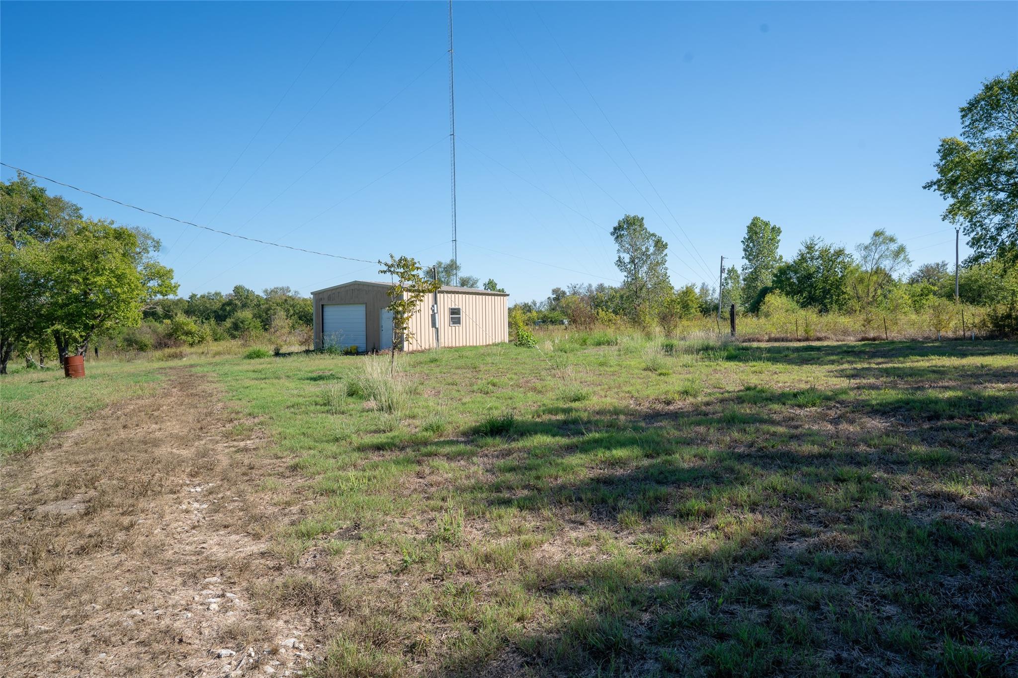 main property photo 16