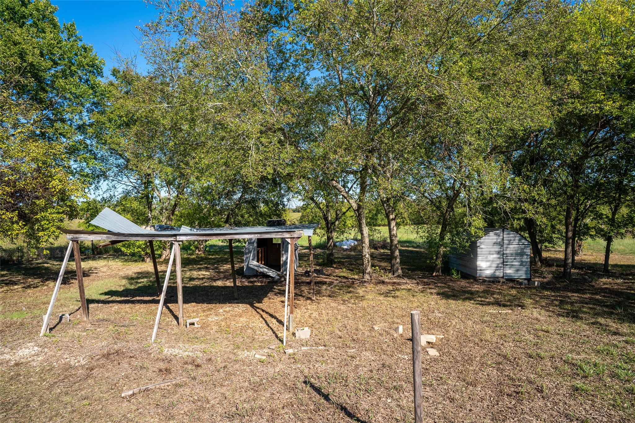 main property photo 28