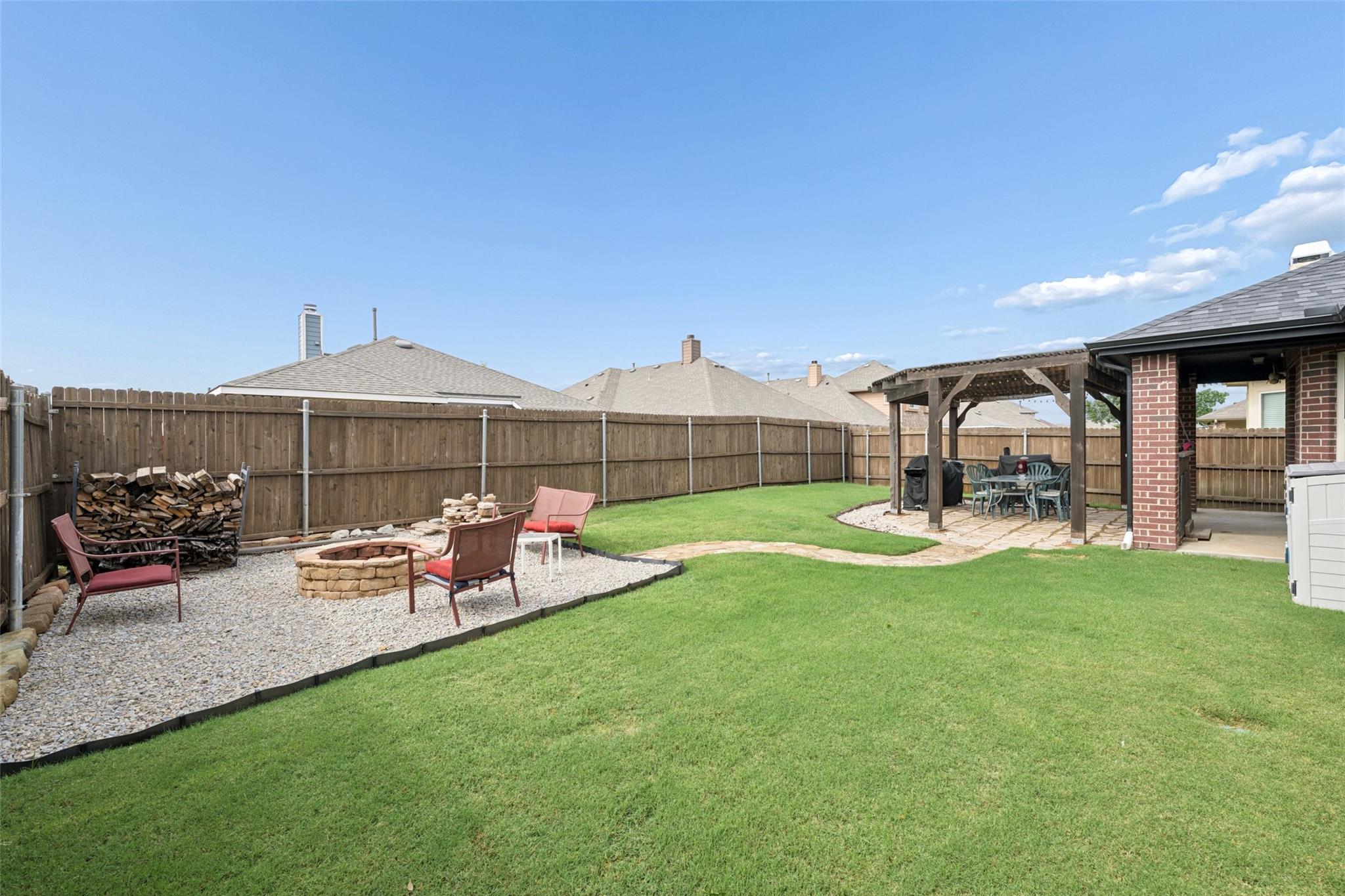 main property photo 28