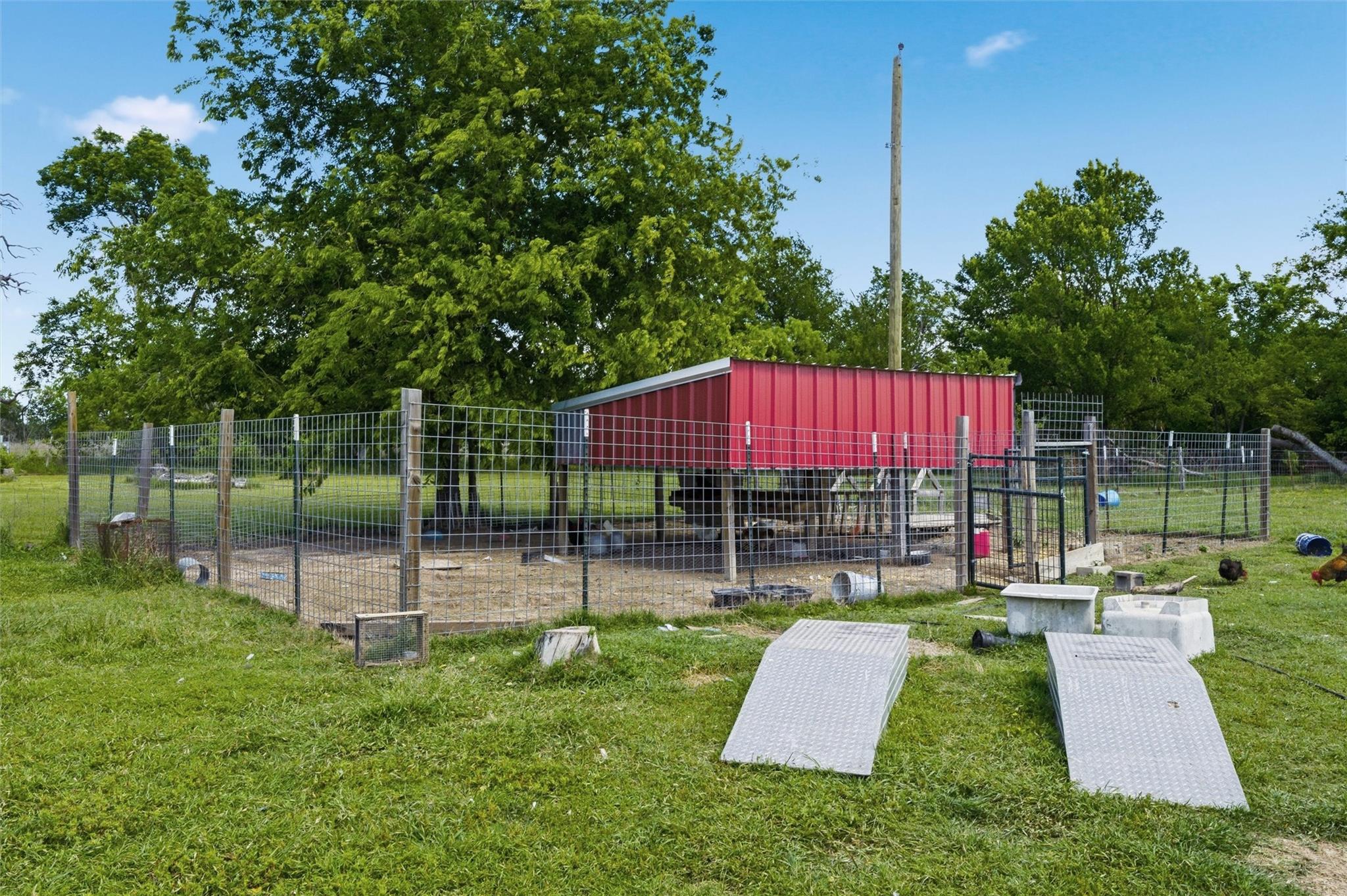 main property photo 10