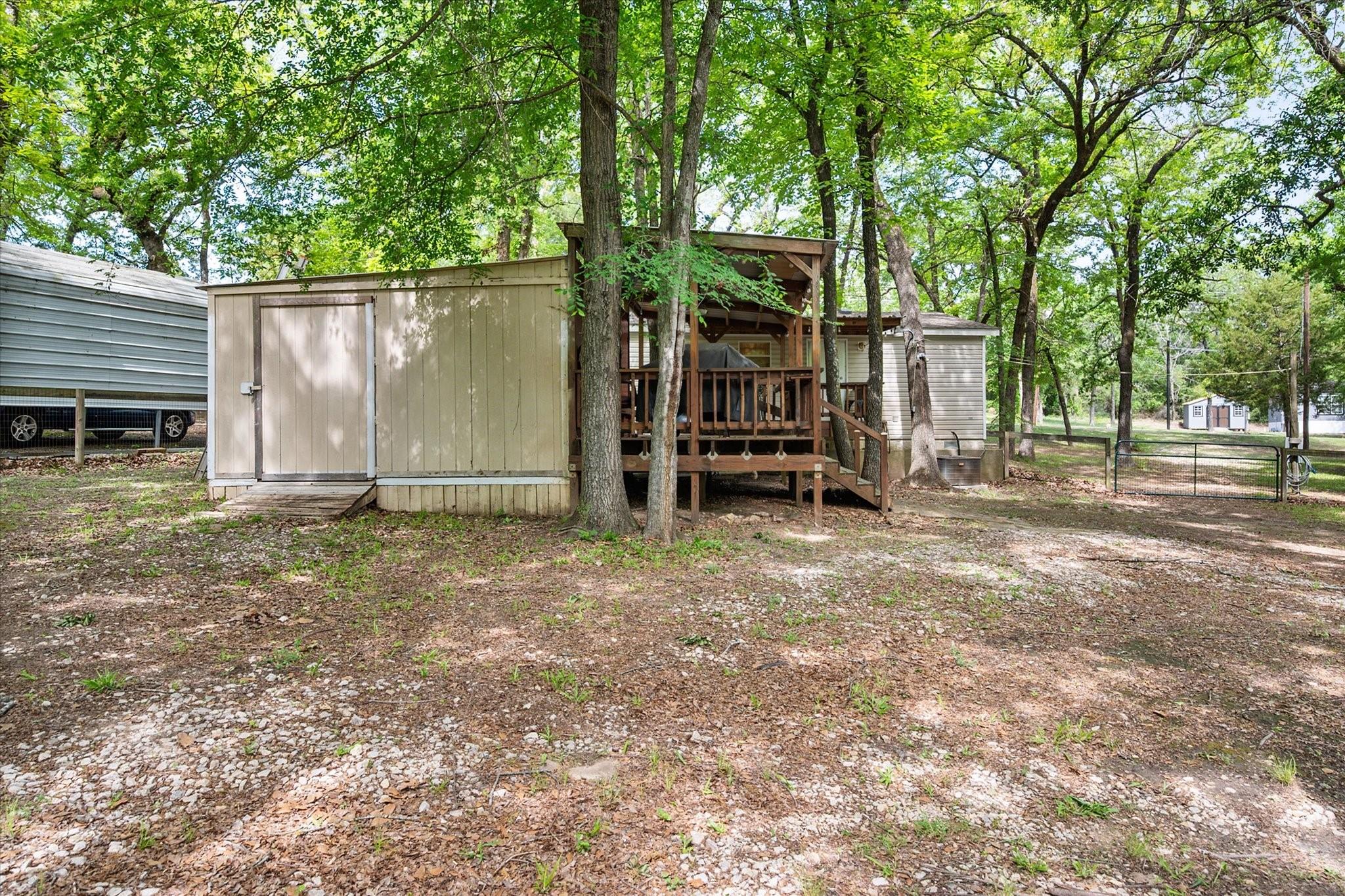 main property photo 30