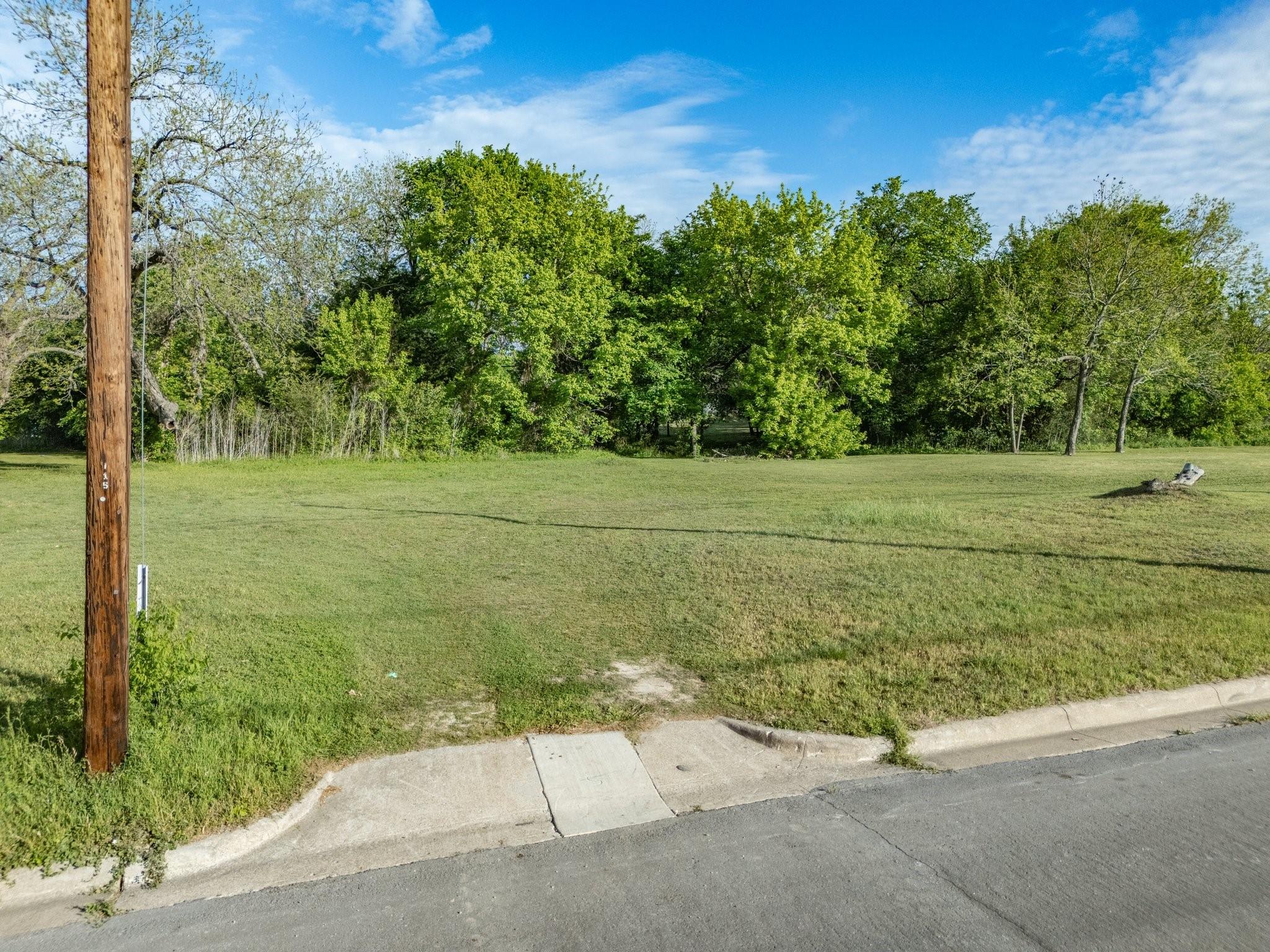 main property photo 17