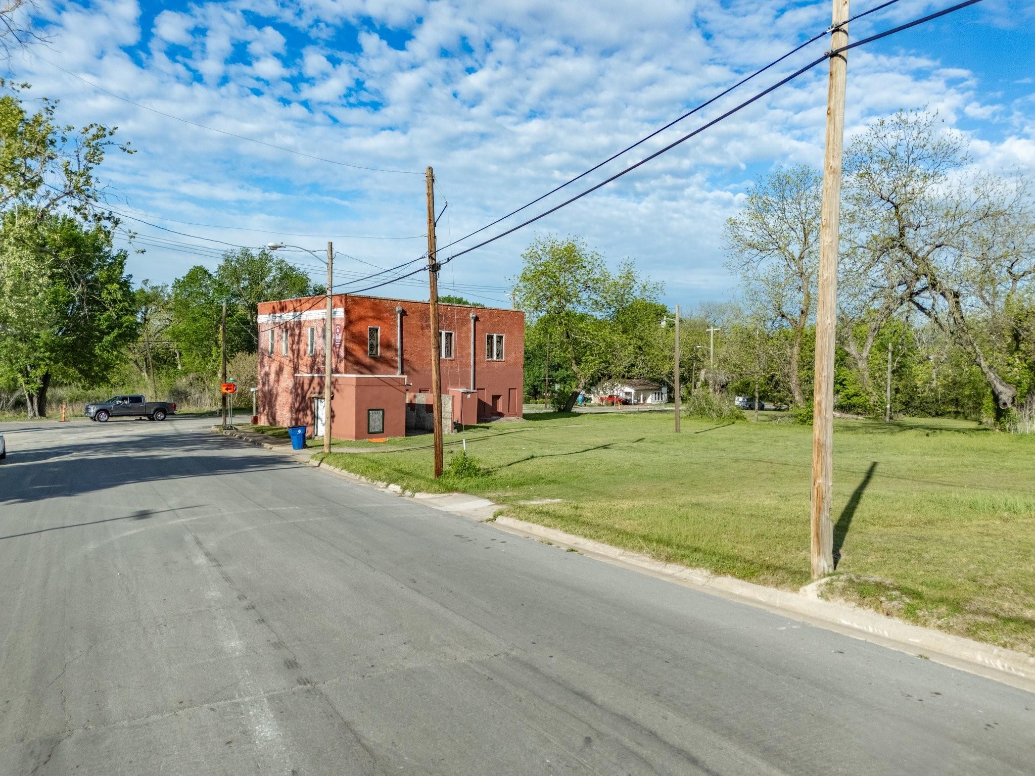 main property photo 18