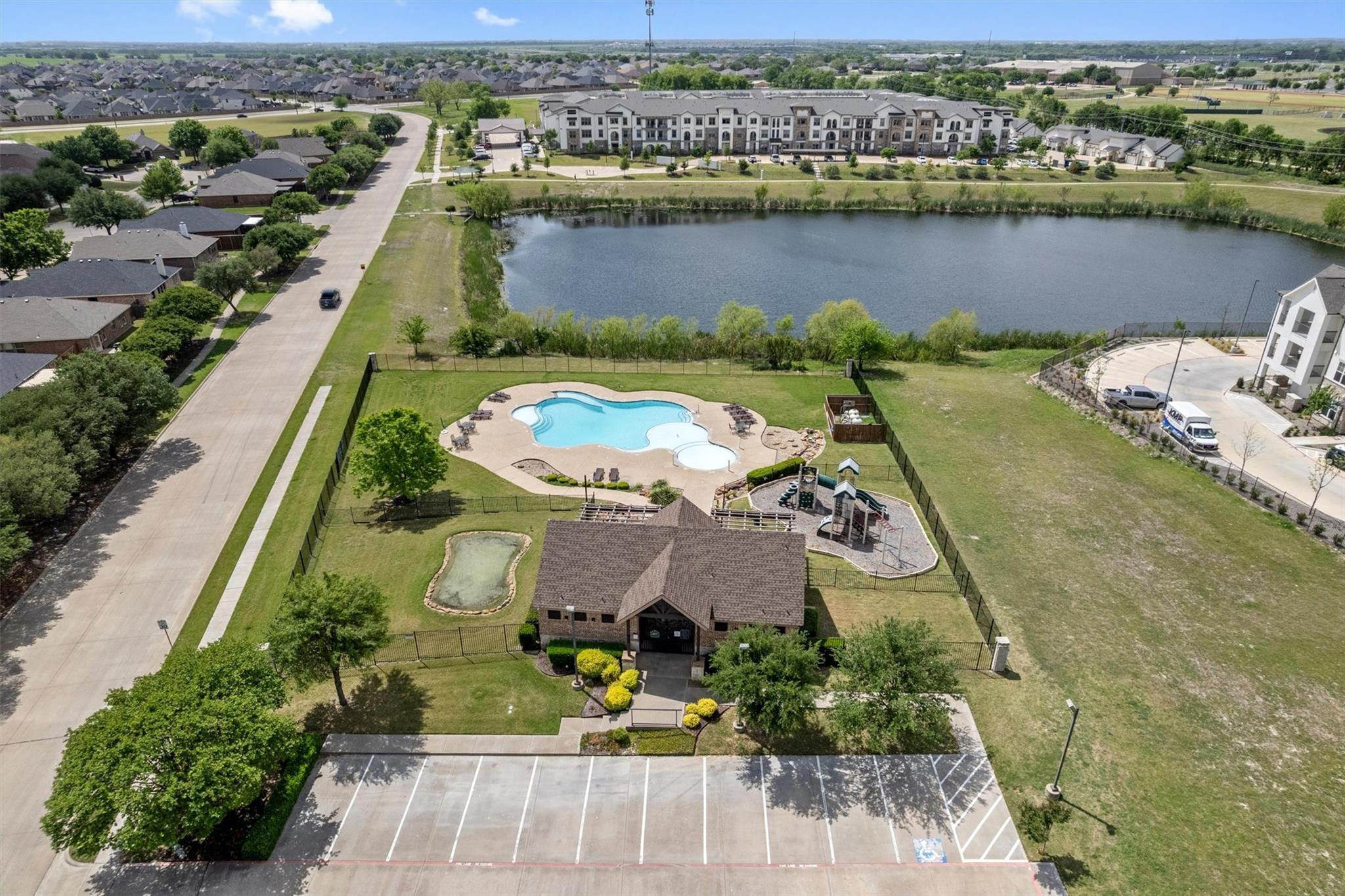 main property photo 37