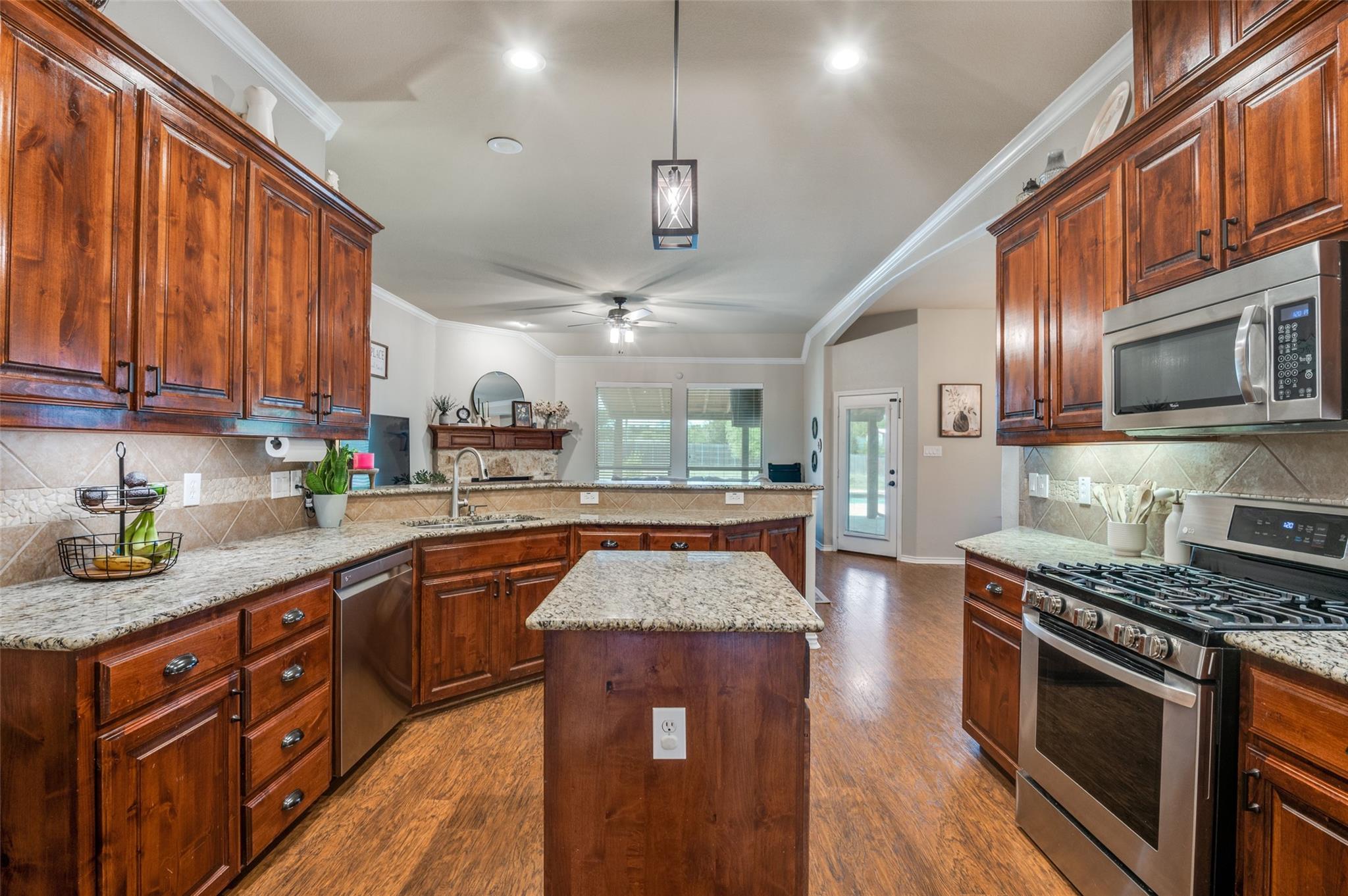main property photo 7