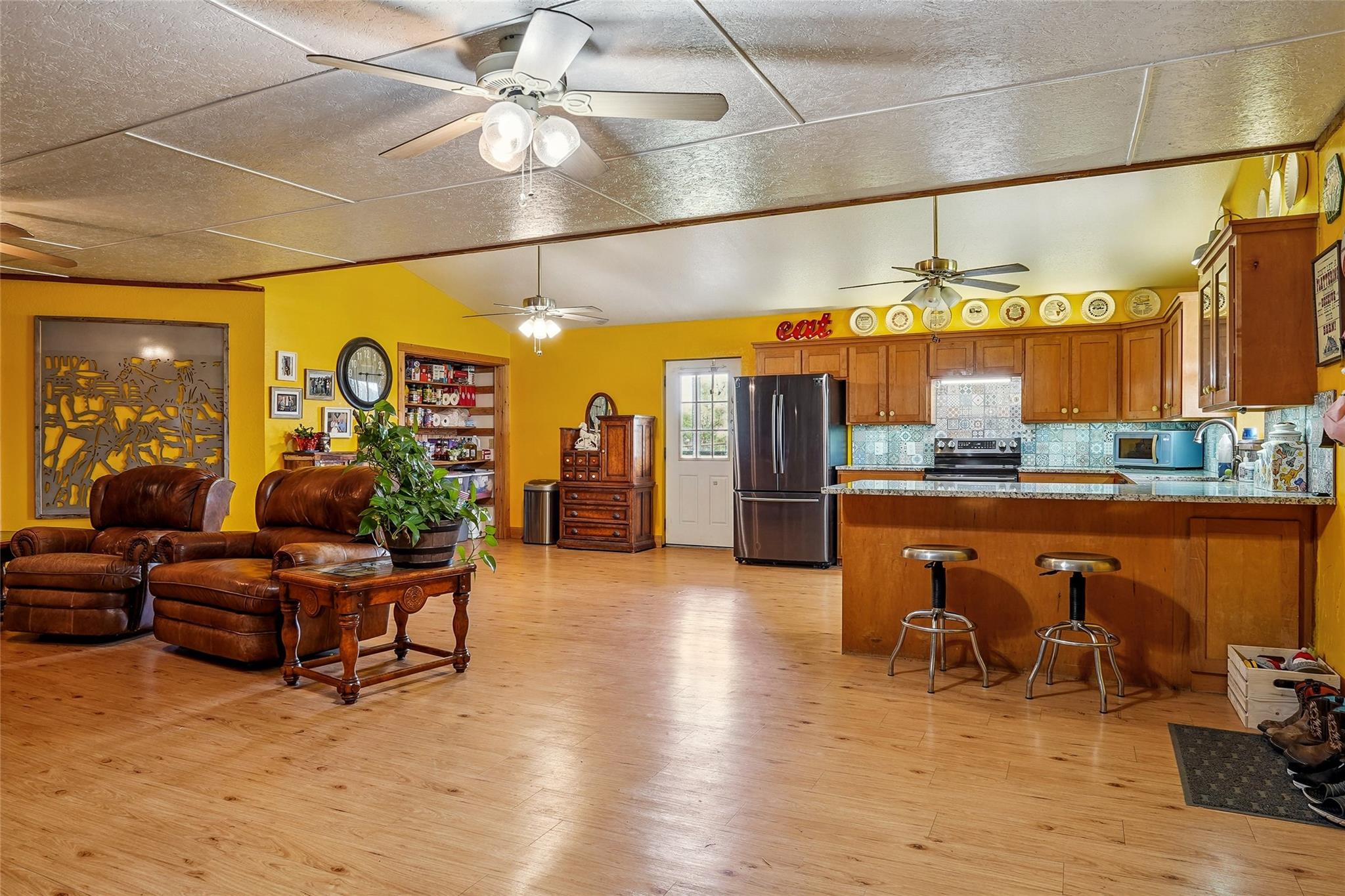 main property photo 9