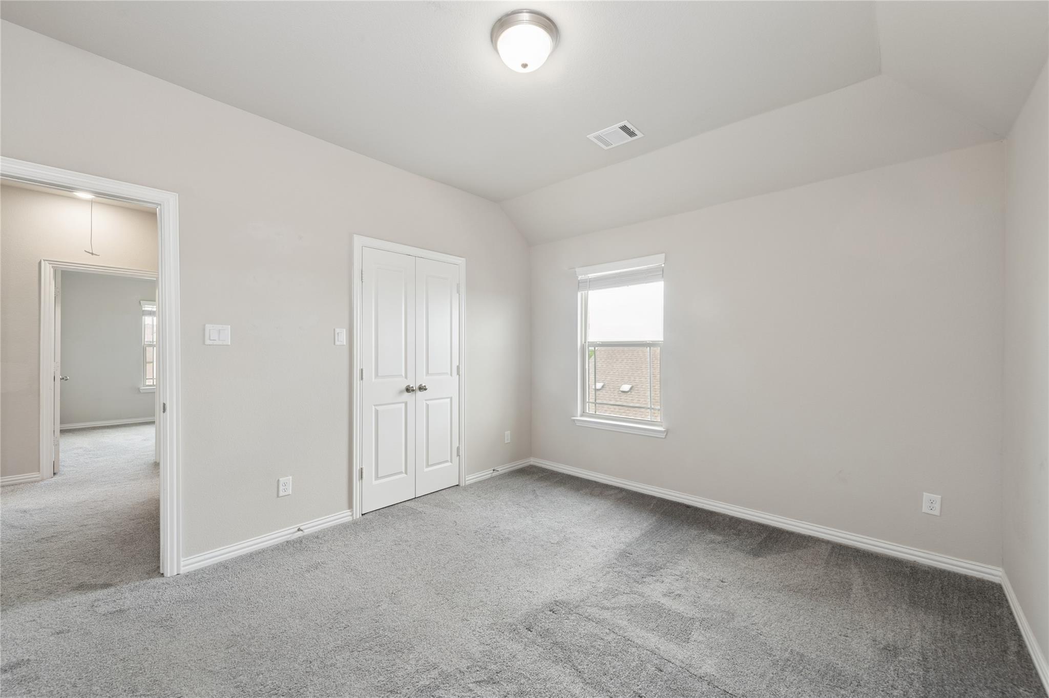 property viewer photo 27