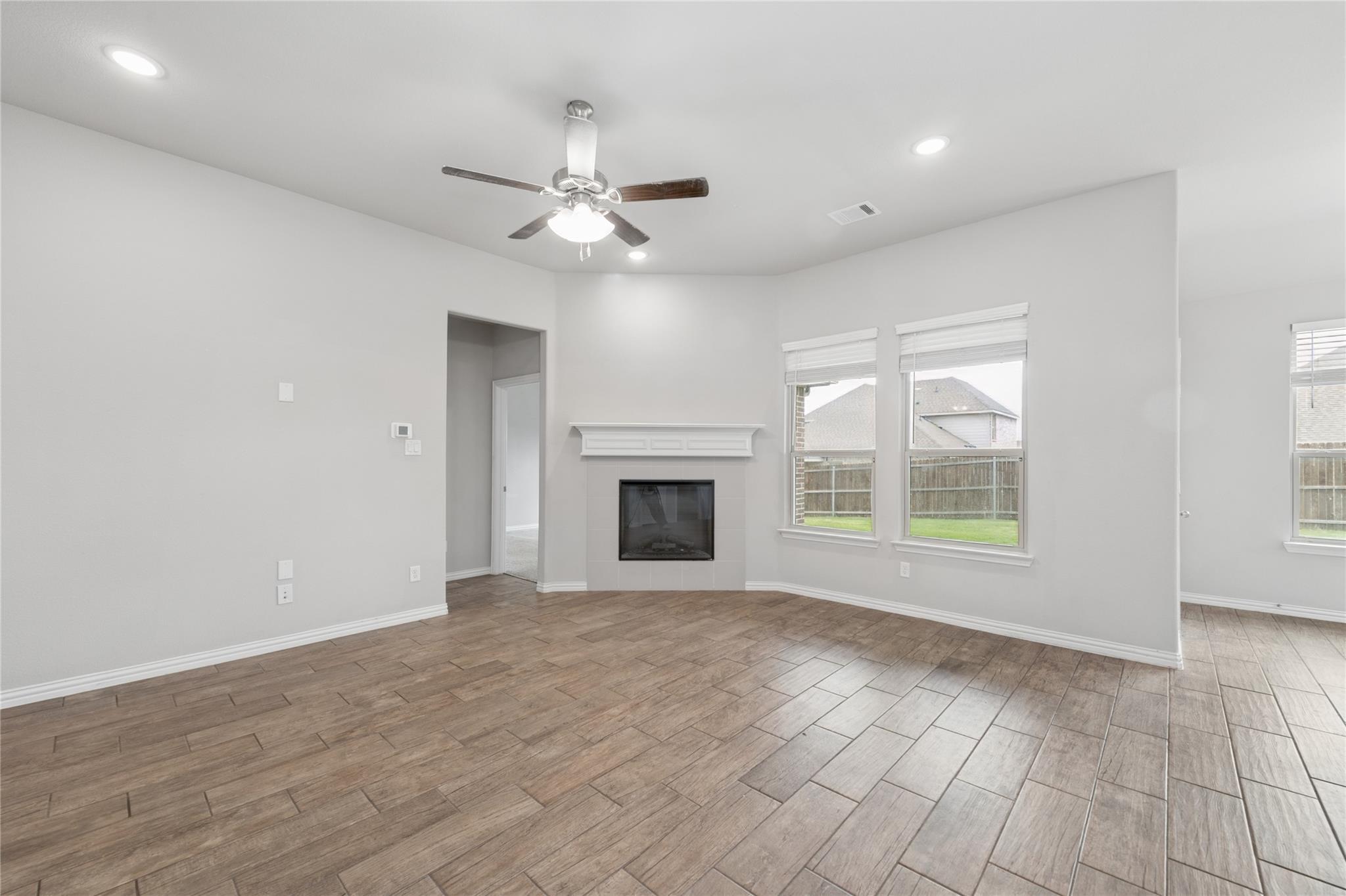 property viewer photo 3