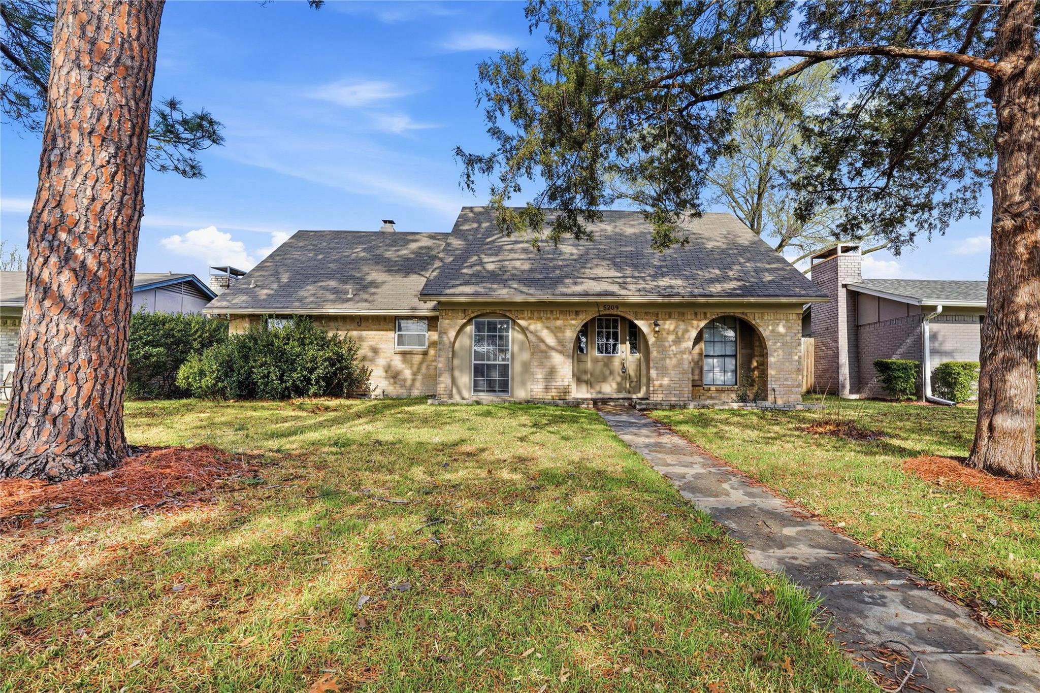 main property photo 34