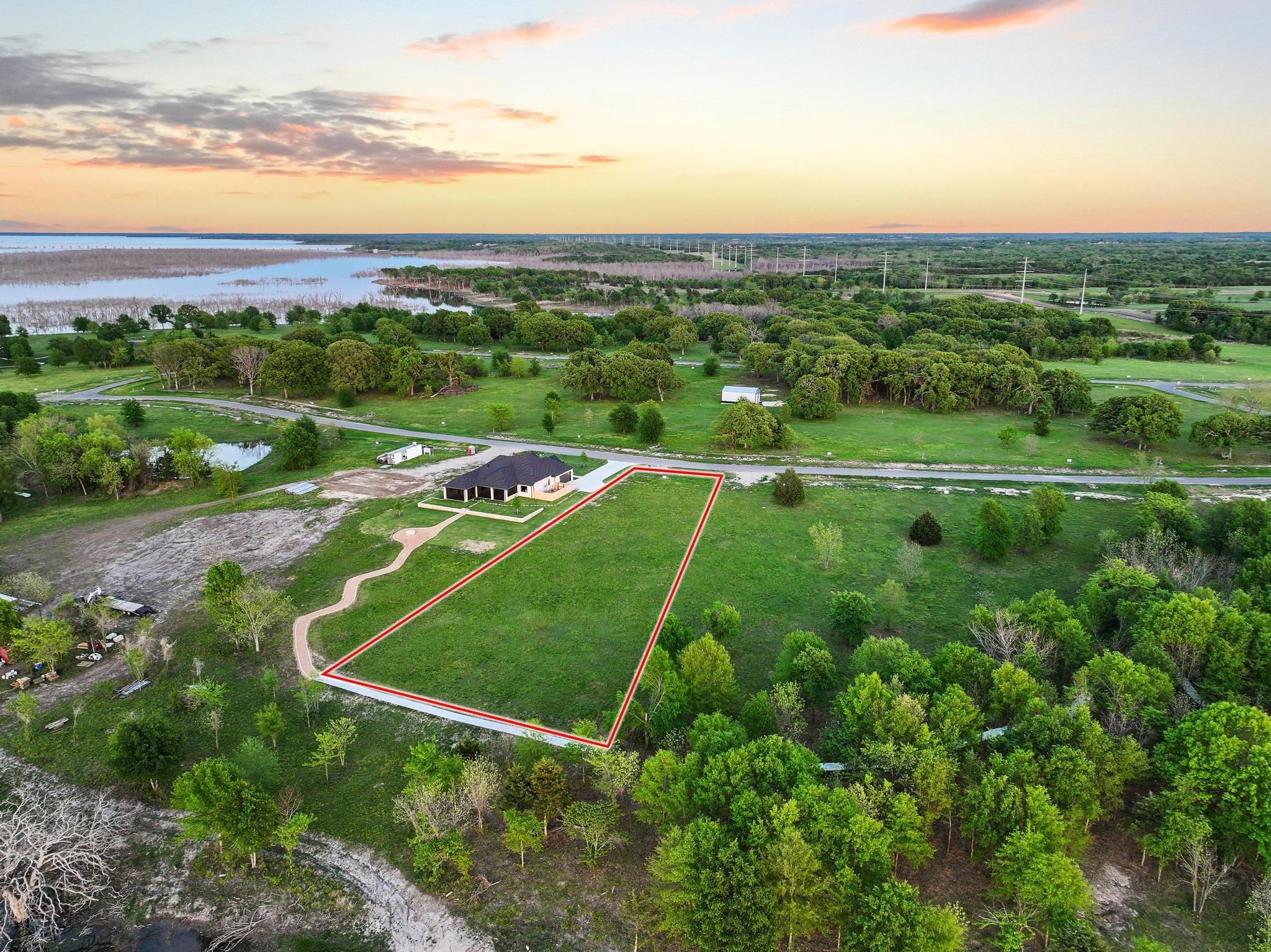 main property photo 10