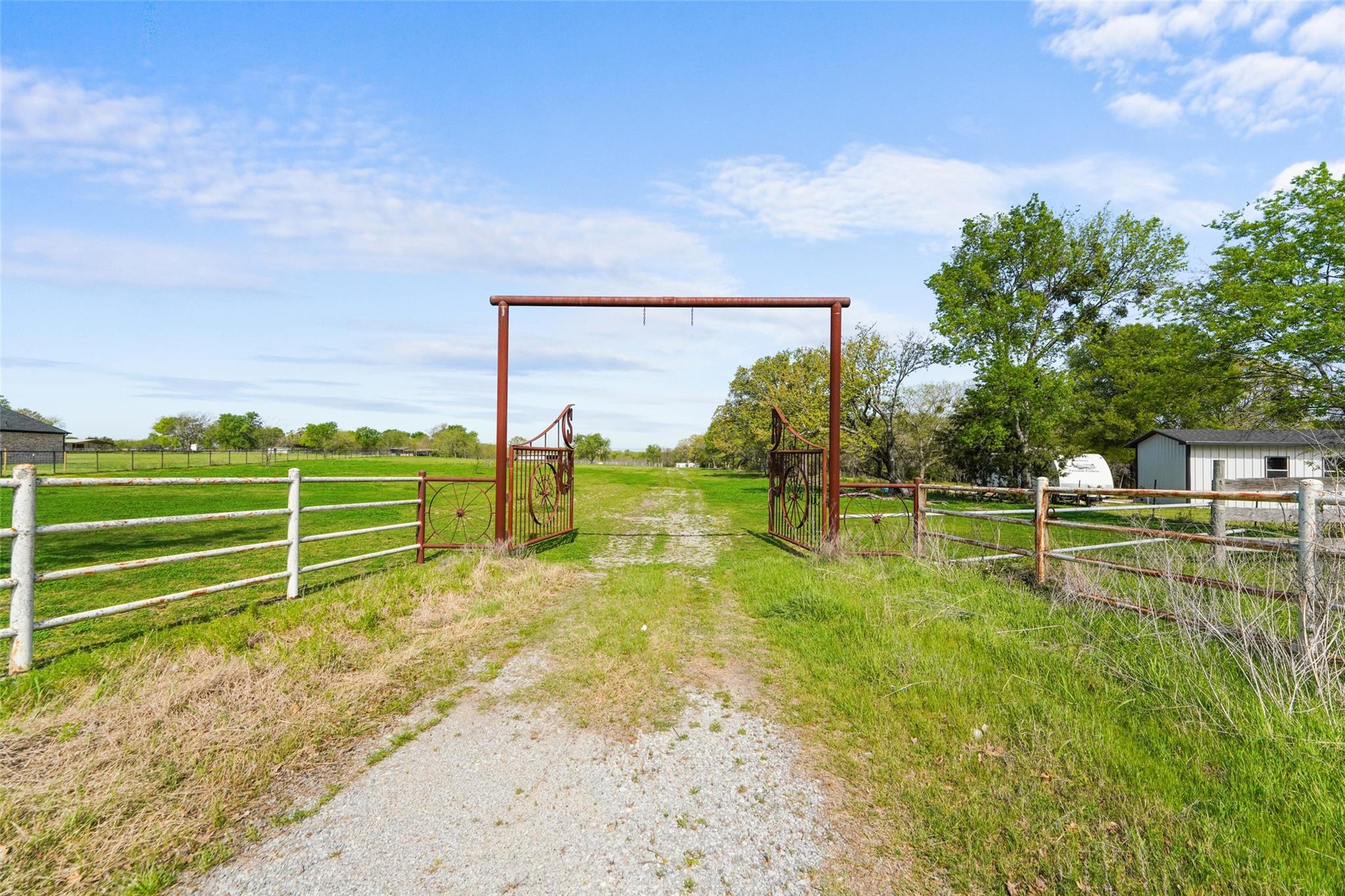 main property photo 6