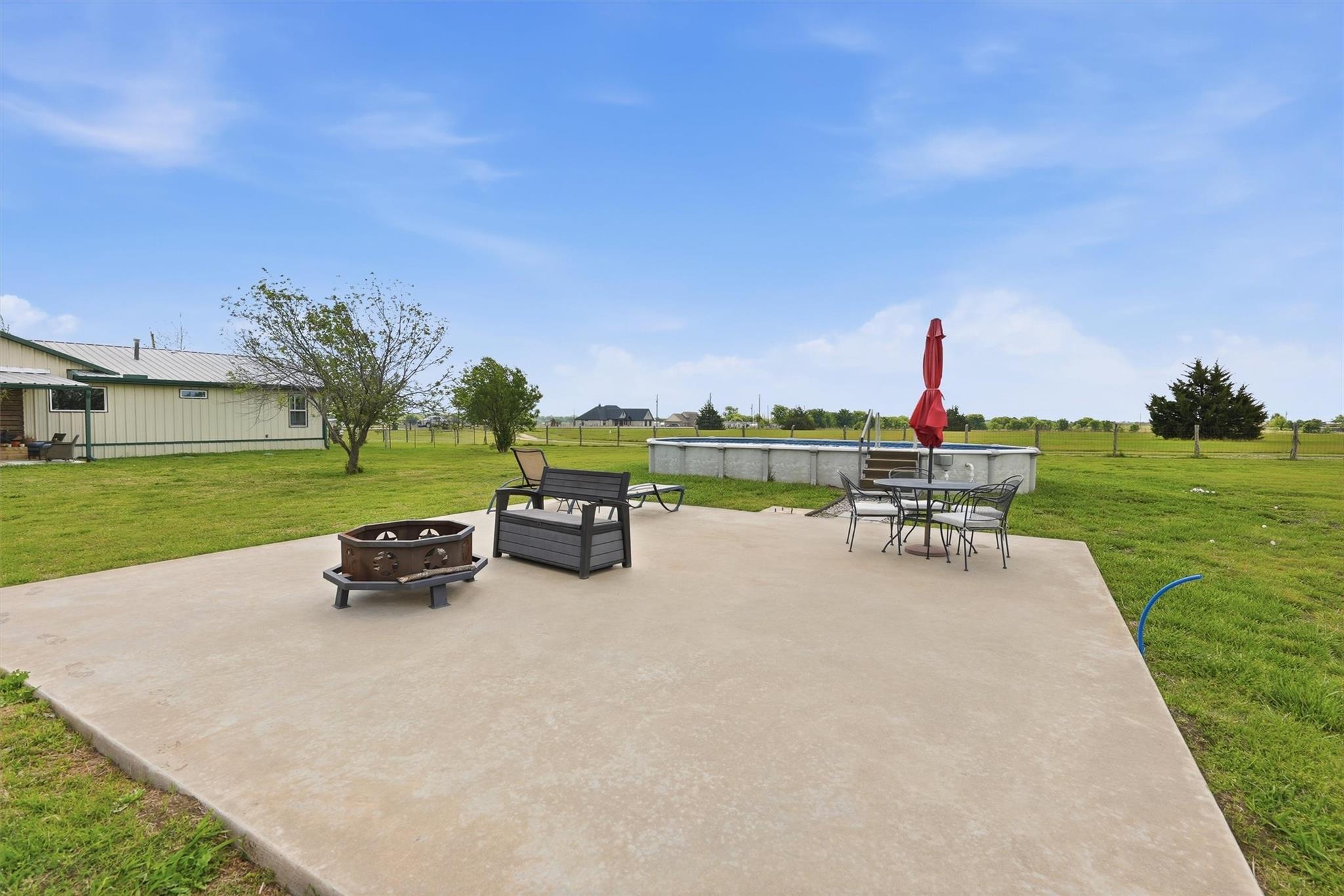 main property photo 30