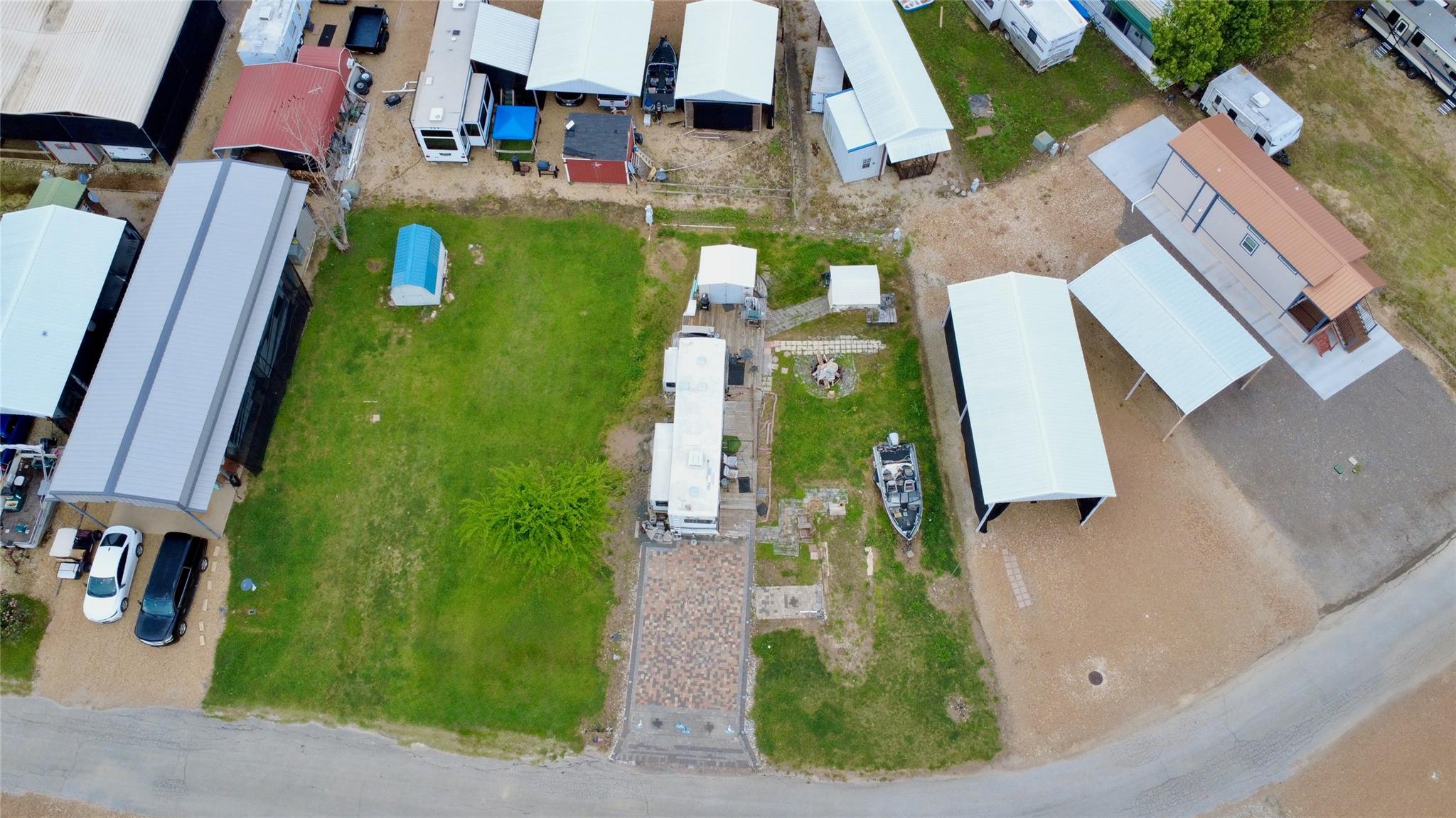 main property photo 11
