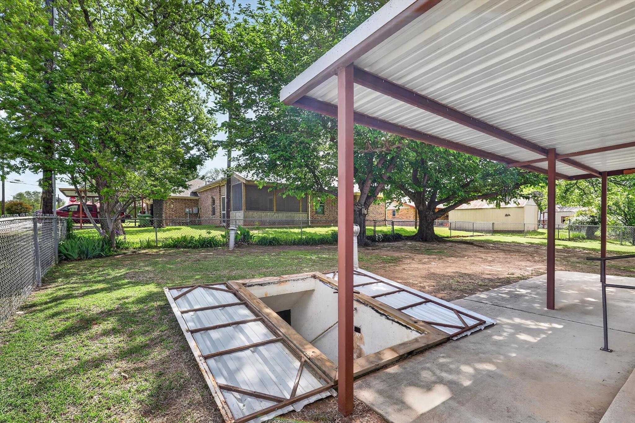 main property photo 22