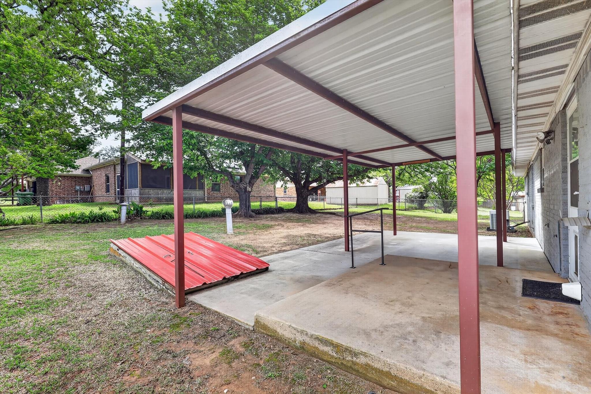 main property photo 24